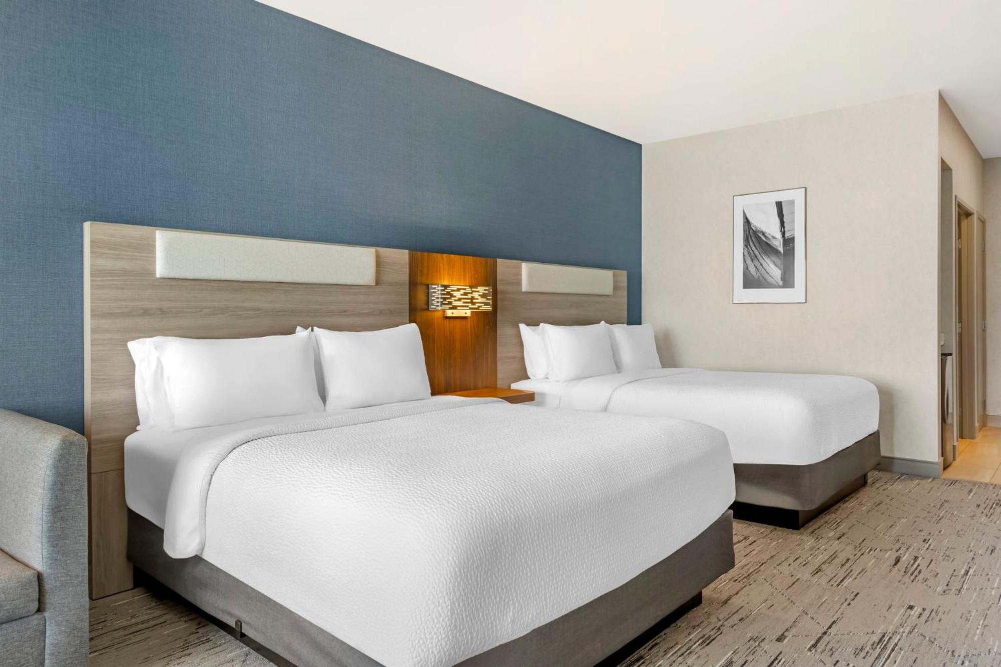 Queen Room with 2 Queen Beds with River View