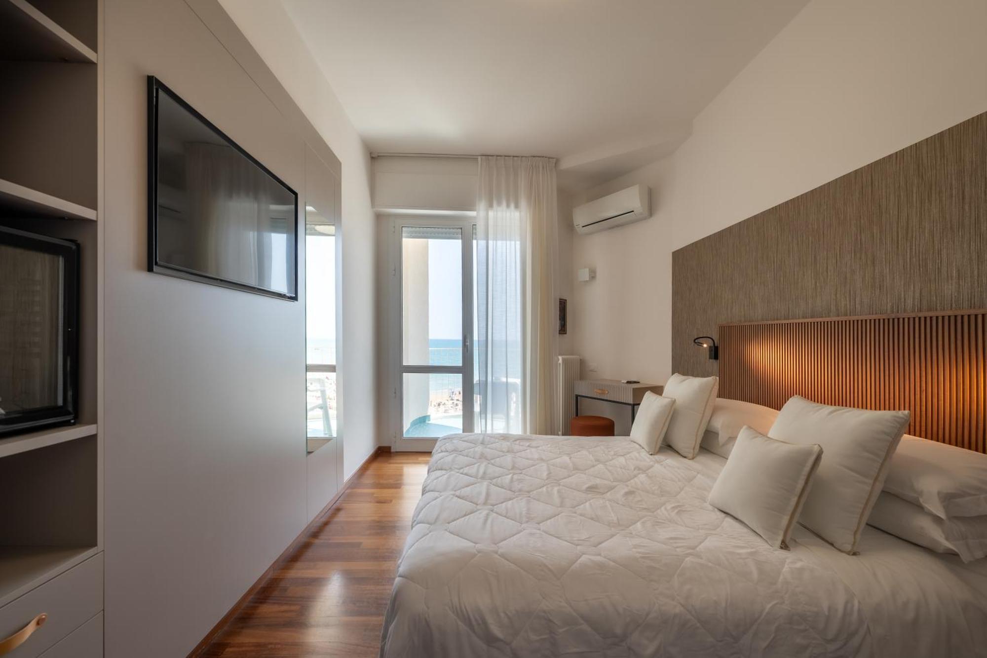 Superior Quadruple Room with Balcony and Sea View,1679579798:JPEG