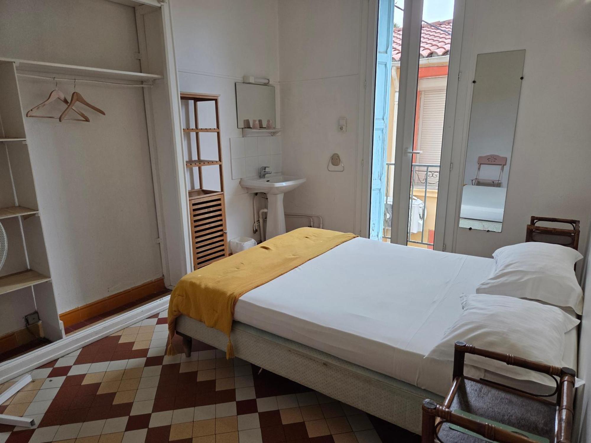 Chambre Double Standard avec Salle de Bains Commune