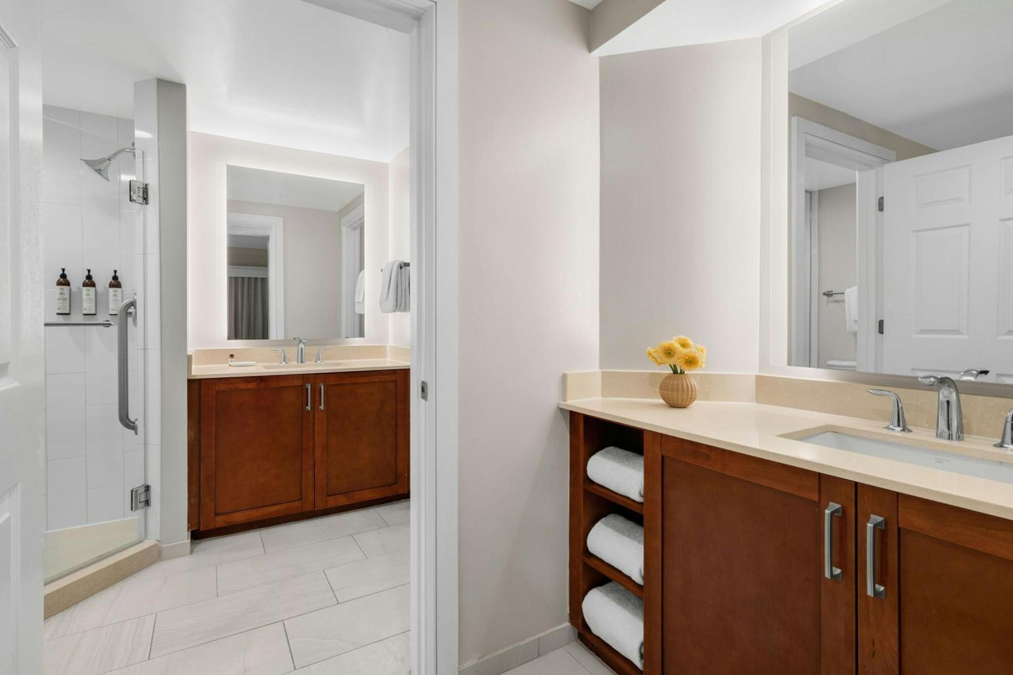 One-Bedroom King Villa with Sofa Bed and Balcony,1693283896:JPEG