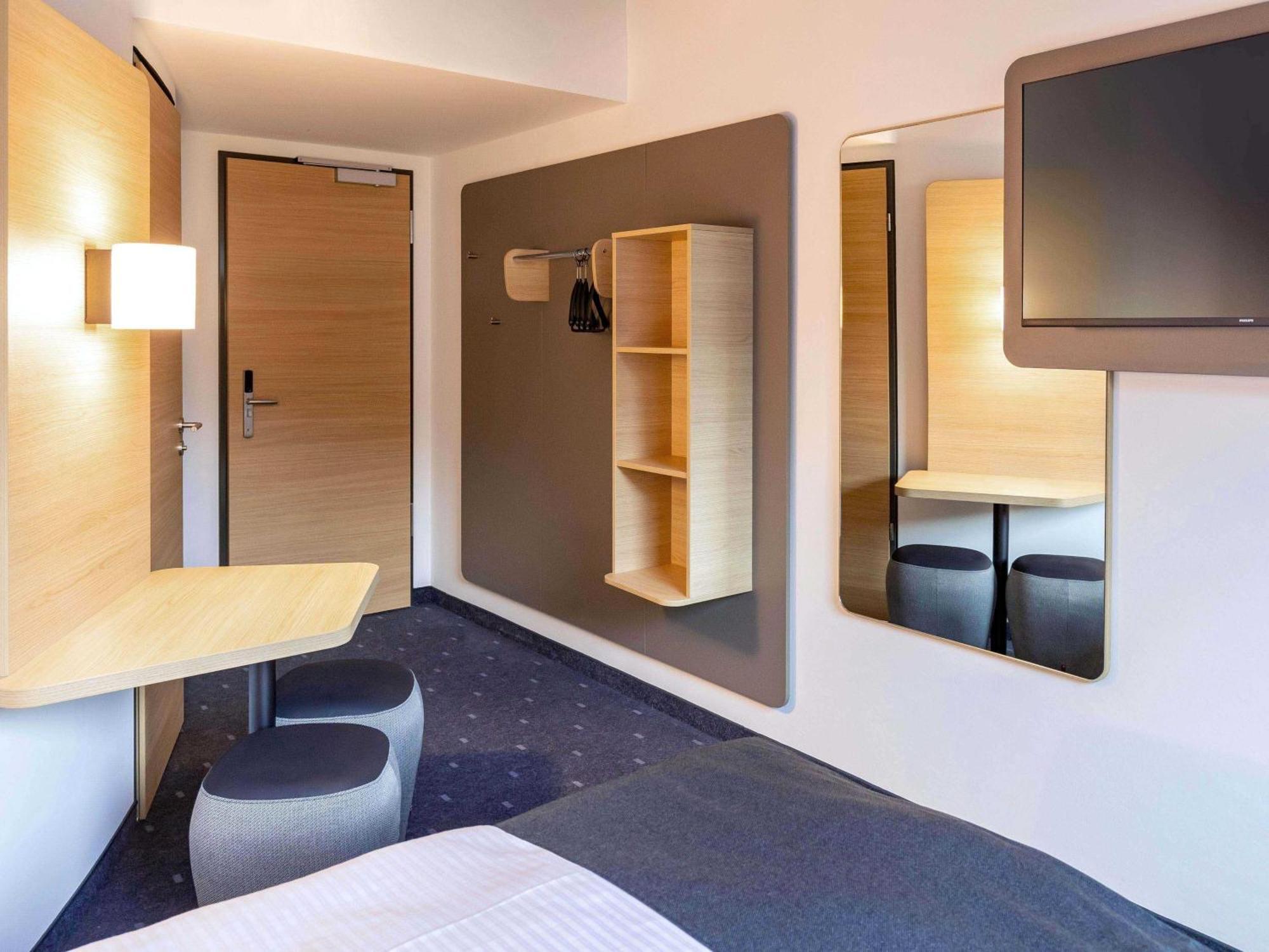 Twin Room,1694558107:JPEG