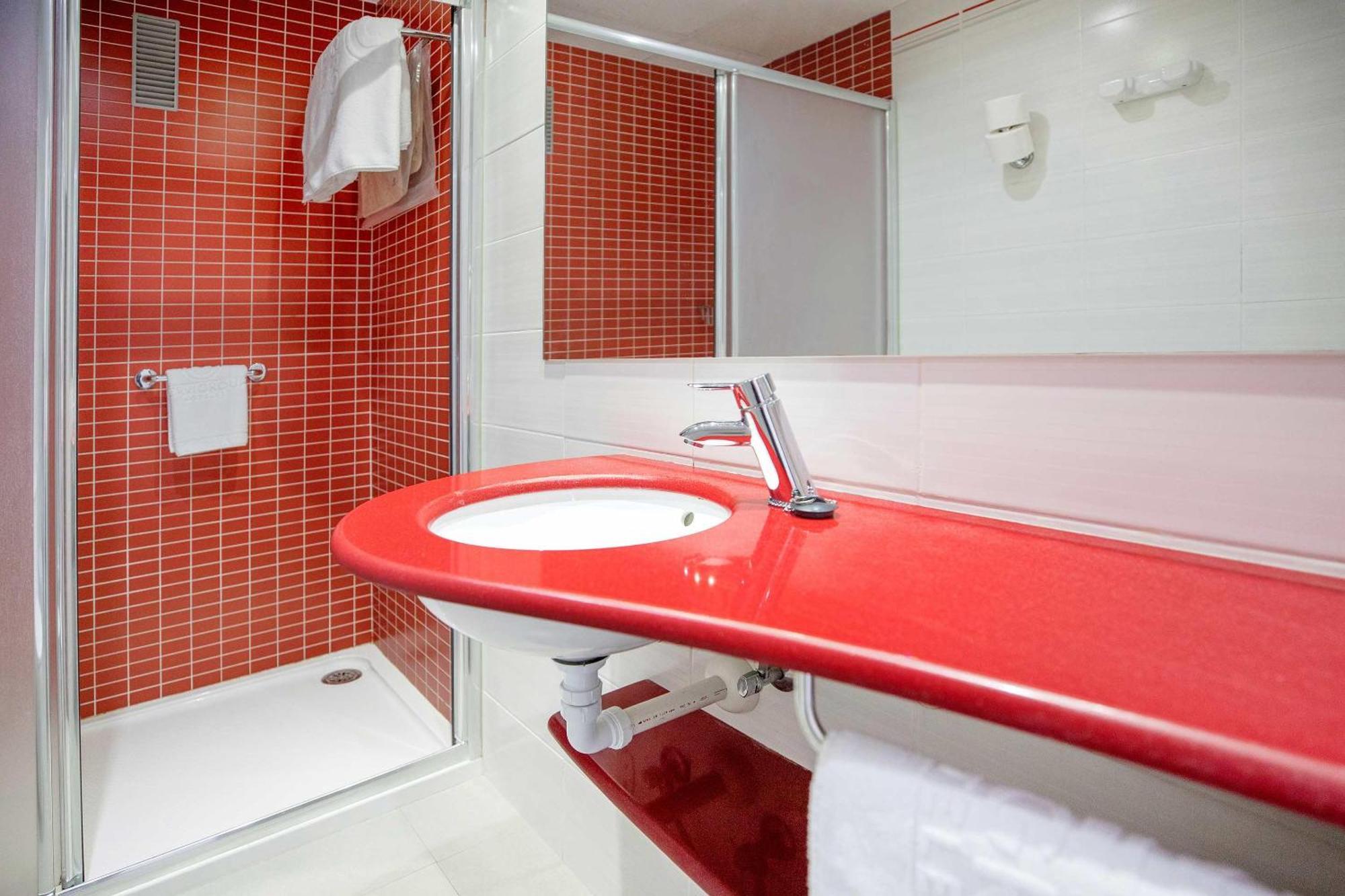 Habitación Doble con cama supletoria - 1 o 2 camas (2 adultos + 1 niño)