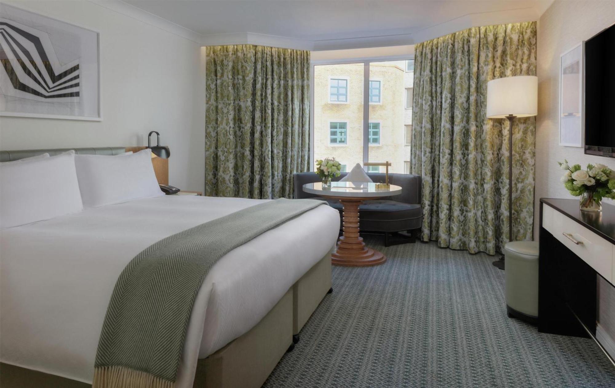 Superior Zimmer mit Kingsize-Bett