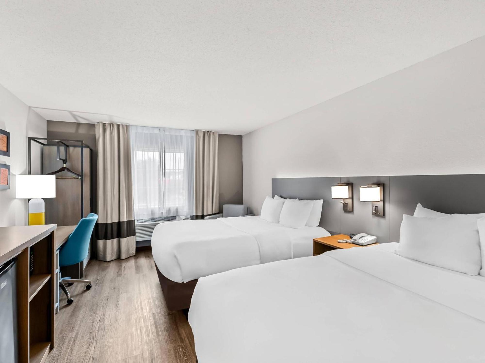 Standard Queen Room with Two Queen Beds - Non-Smoking,1697875045:JPEG