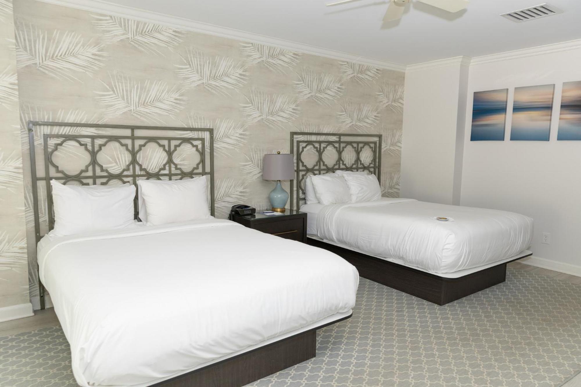 Deluxe Room Non Lakeview Two Queen Beds,1698136704:JPEG