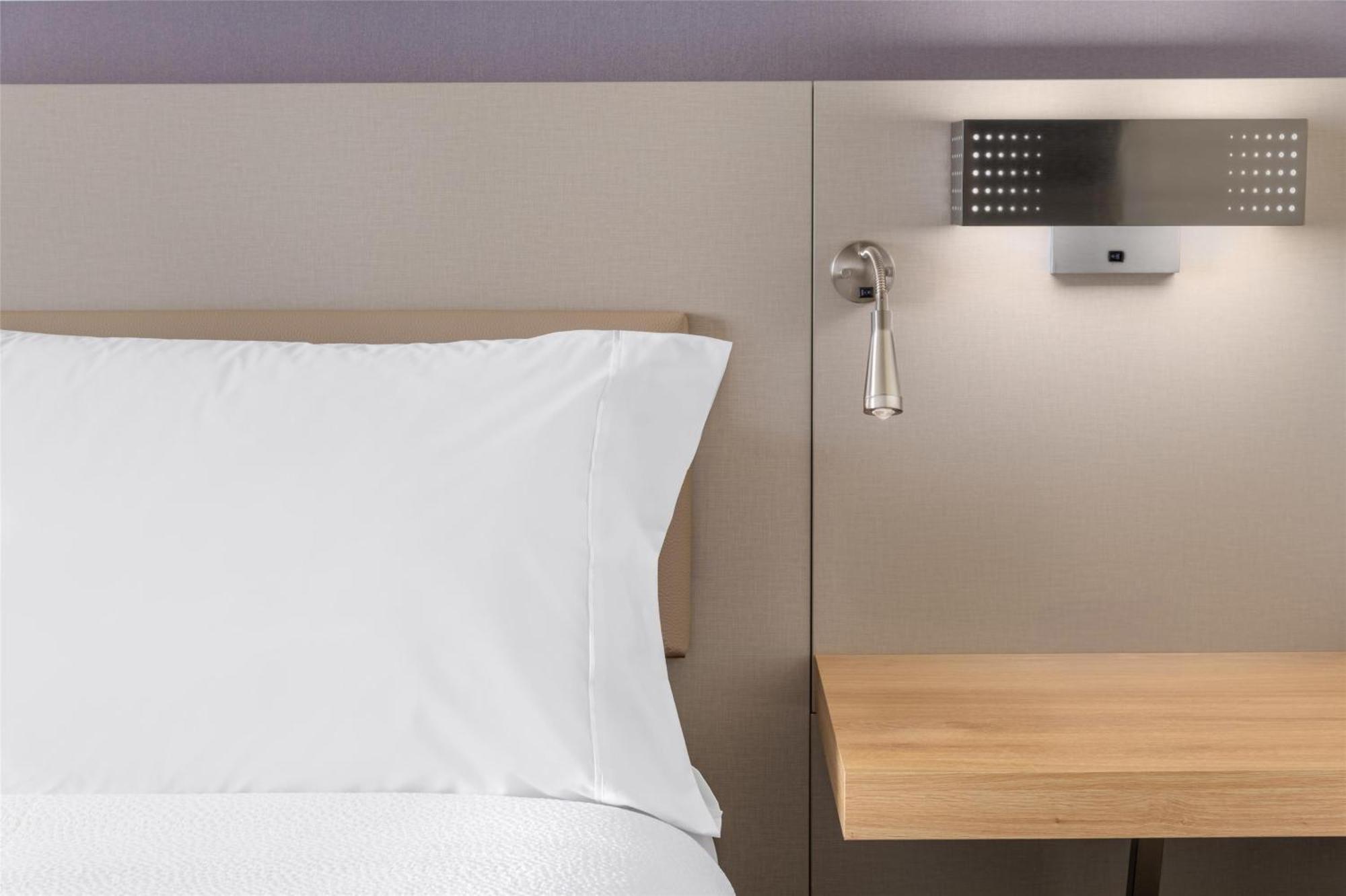 Quarto Duplo com 2 Camas de Casal