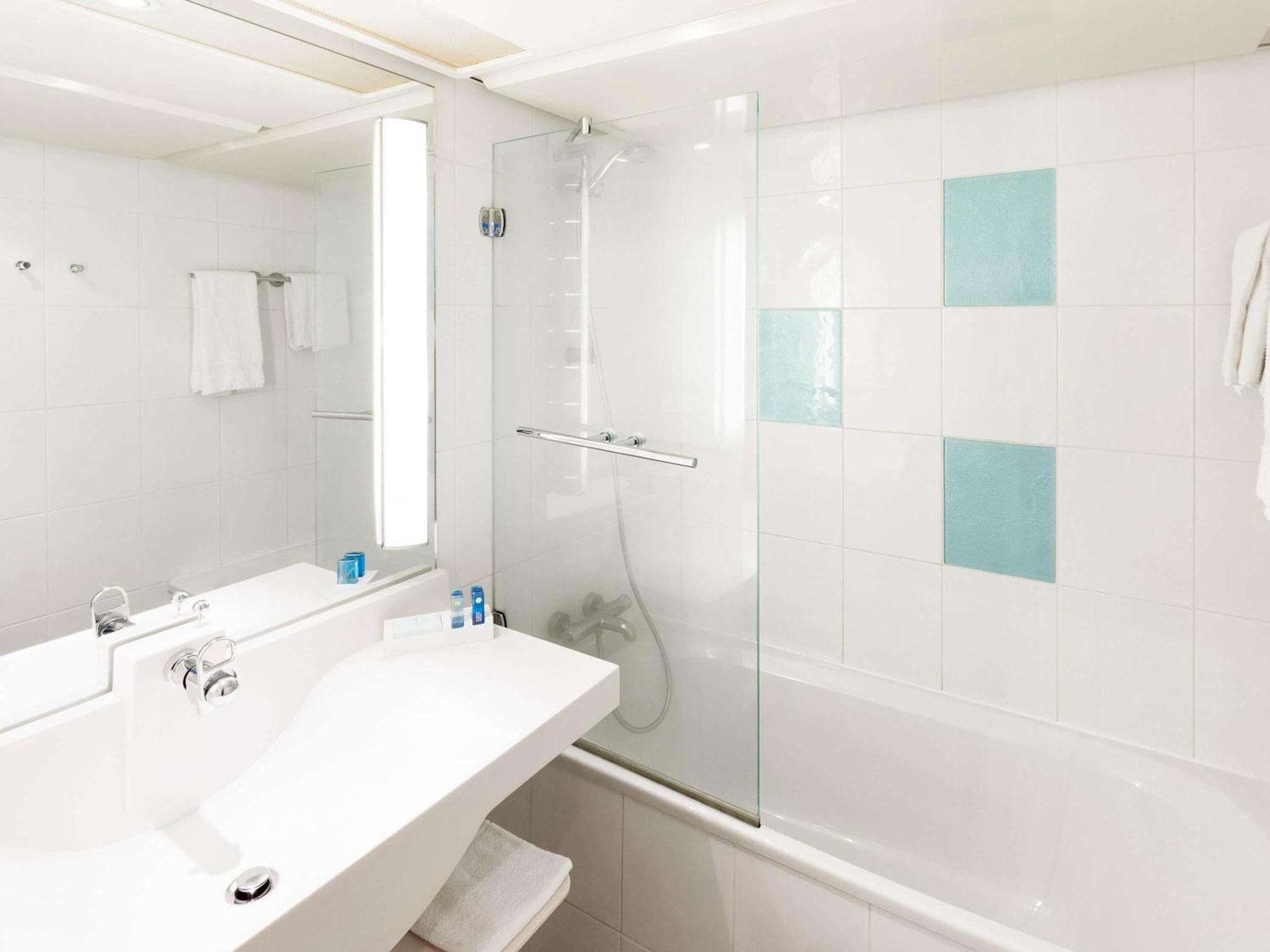 Chambre Familiale Classique avec Lit Double et 2 Lits Simples