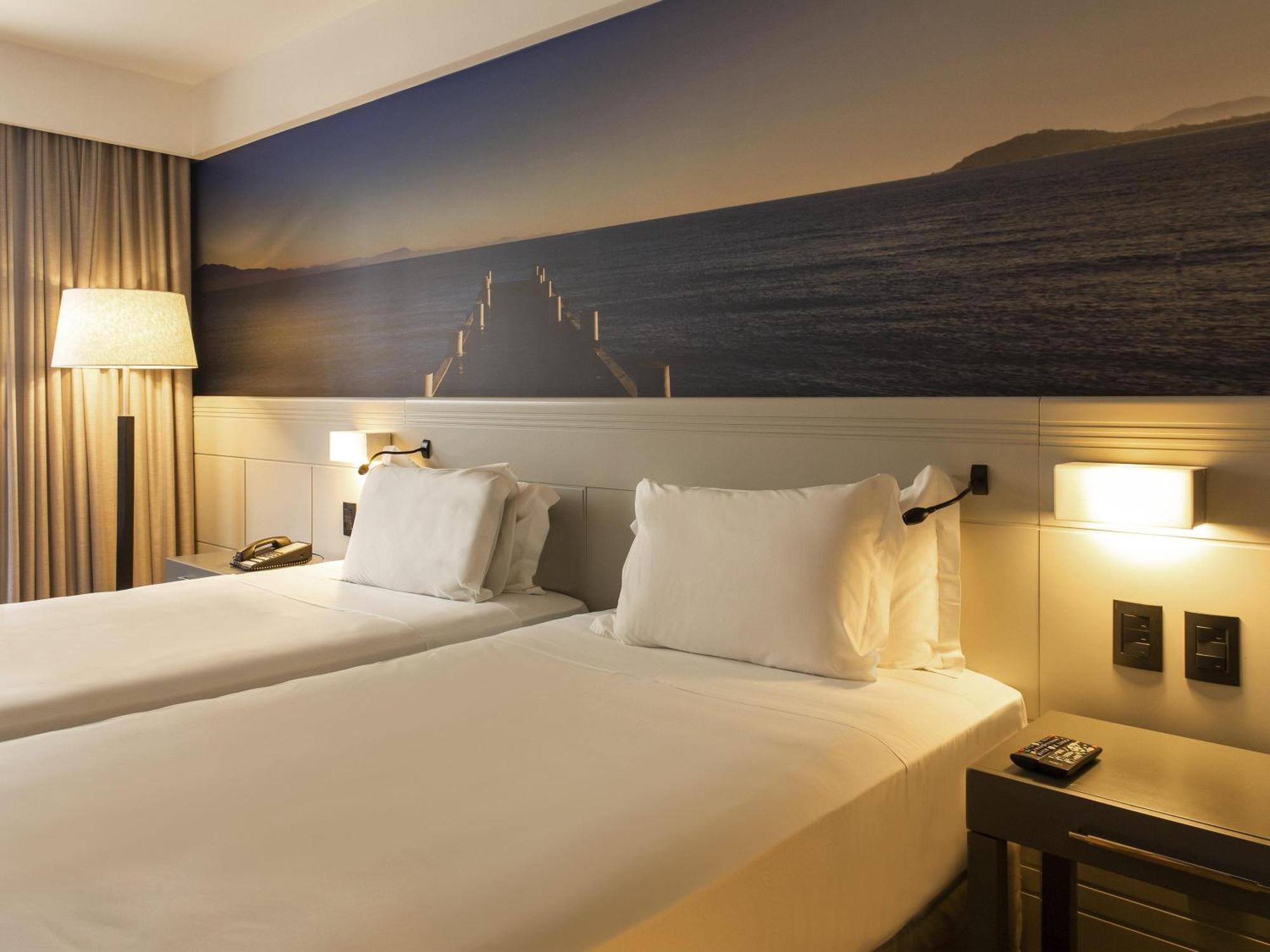 Quarto com 2 Camas de Solteiro