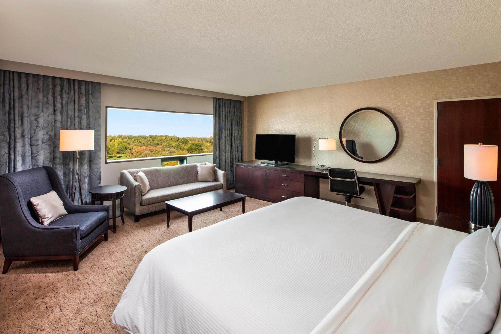 Junior Suite, 1 King,1706029274:JPEG