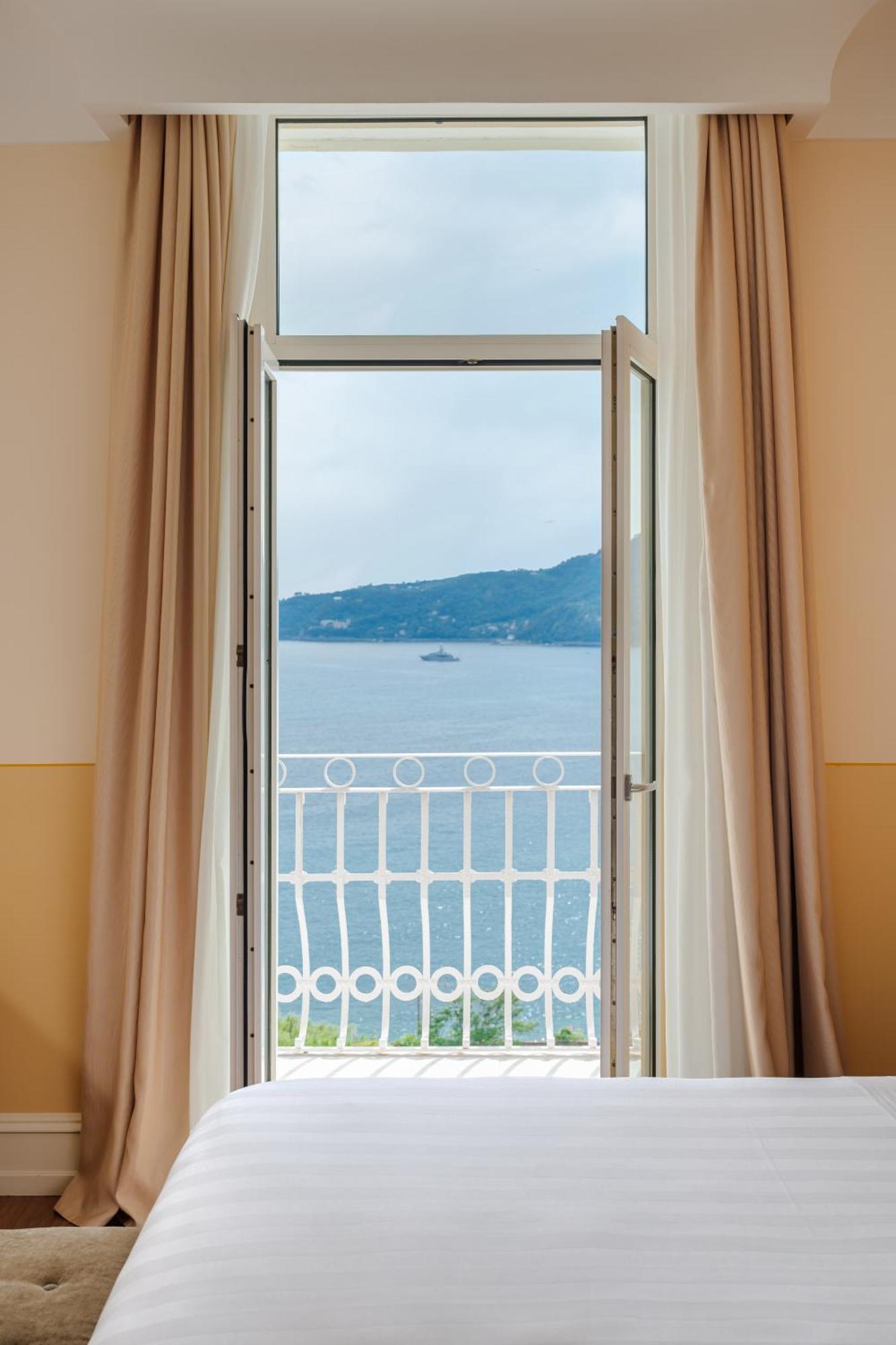 Deluxe Double Room Sea View,1643139733:JPEG