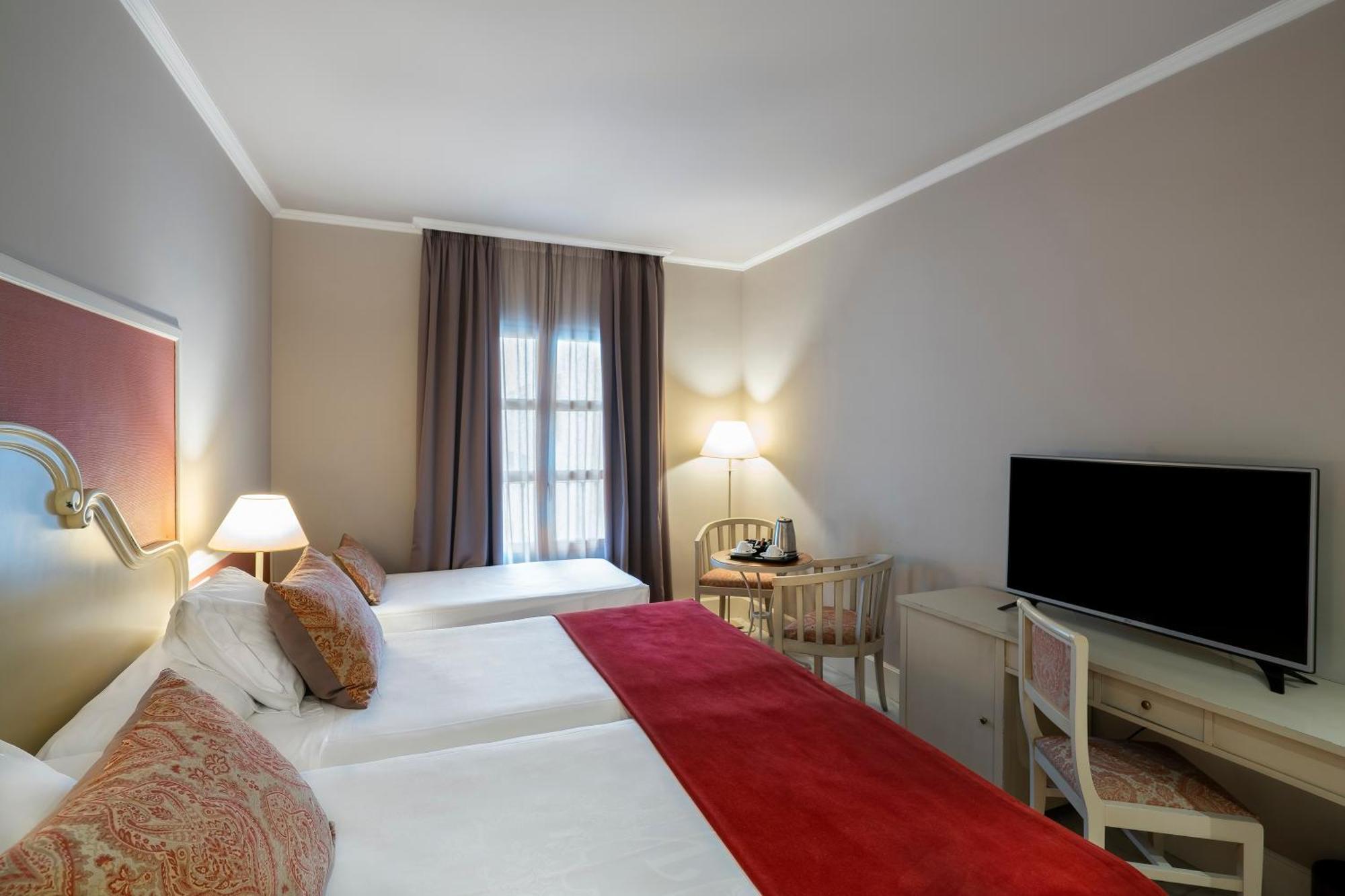 Triple Room (3 Adults),1207668538:JPEG