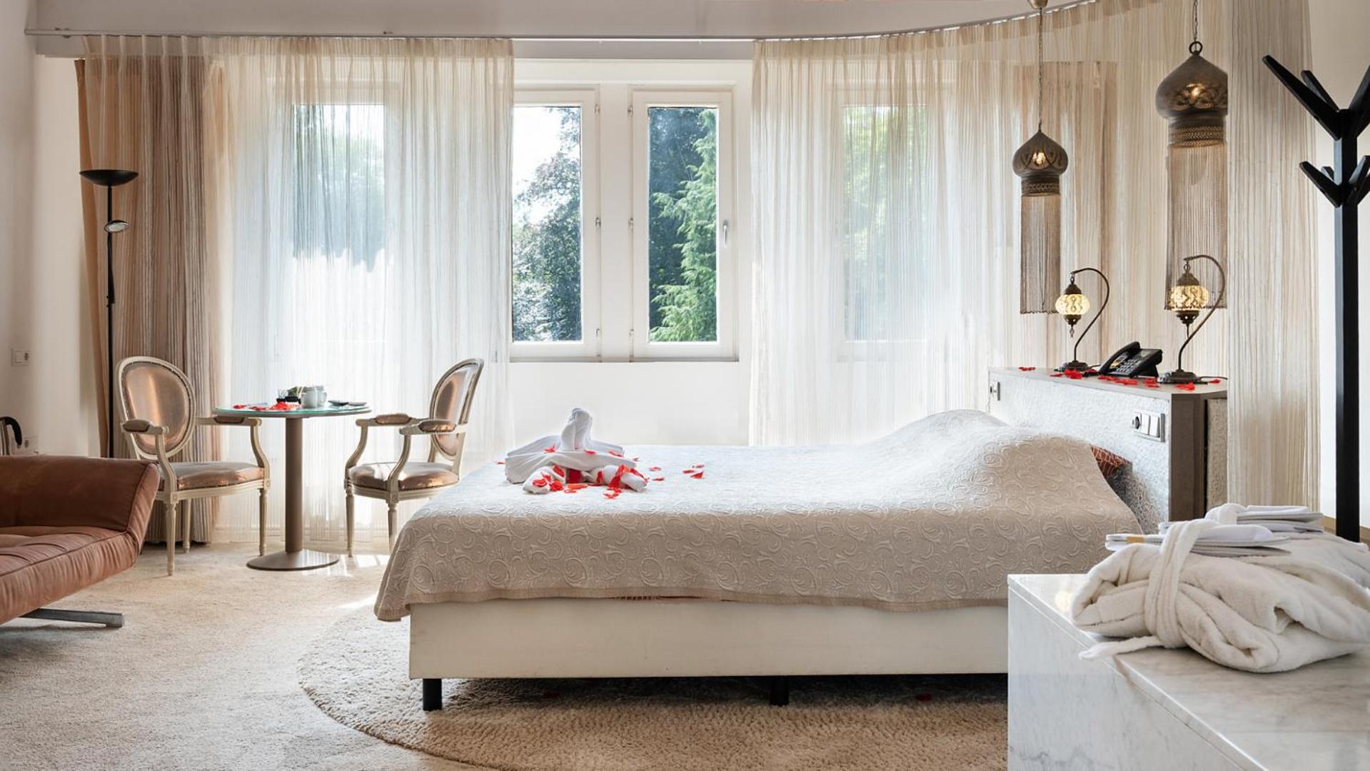 Bridal Suite,1710582267:JPEG