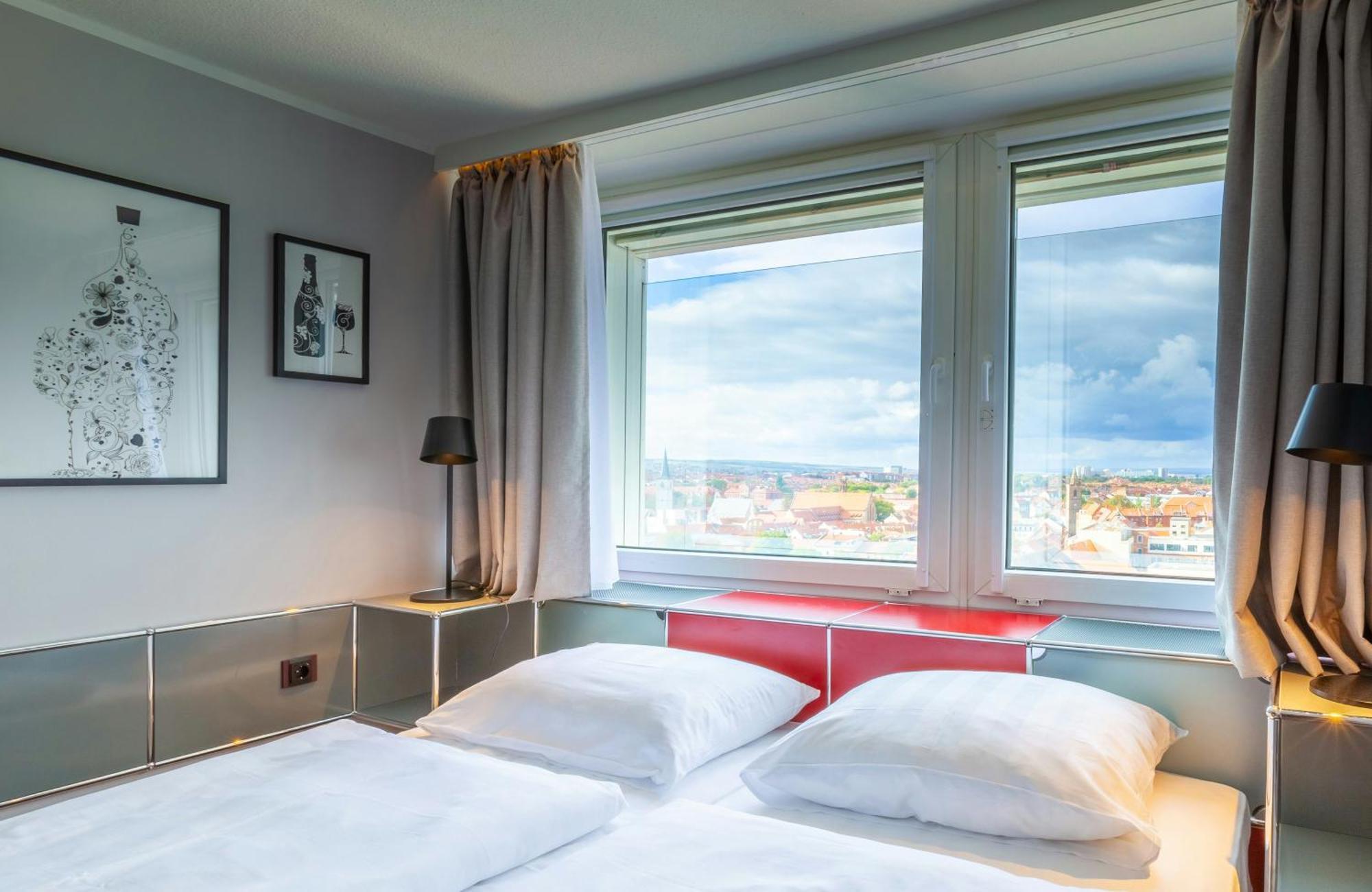Doppelzimmer Space