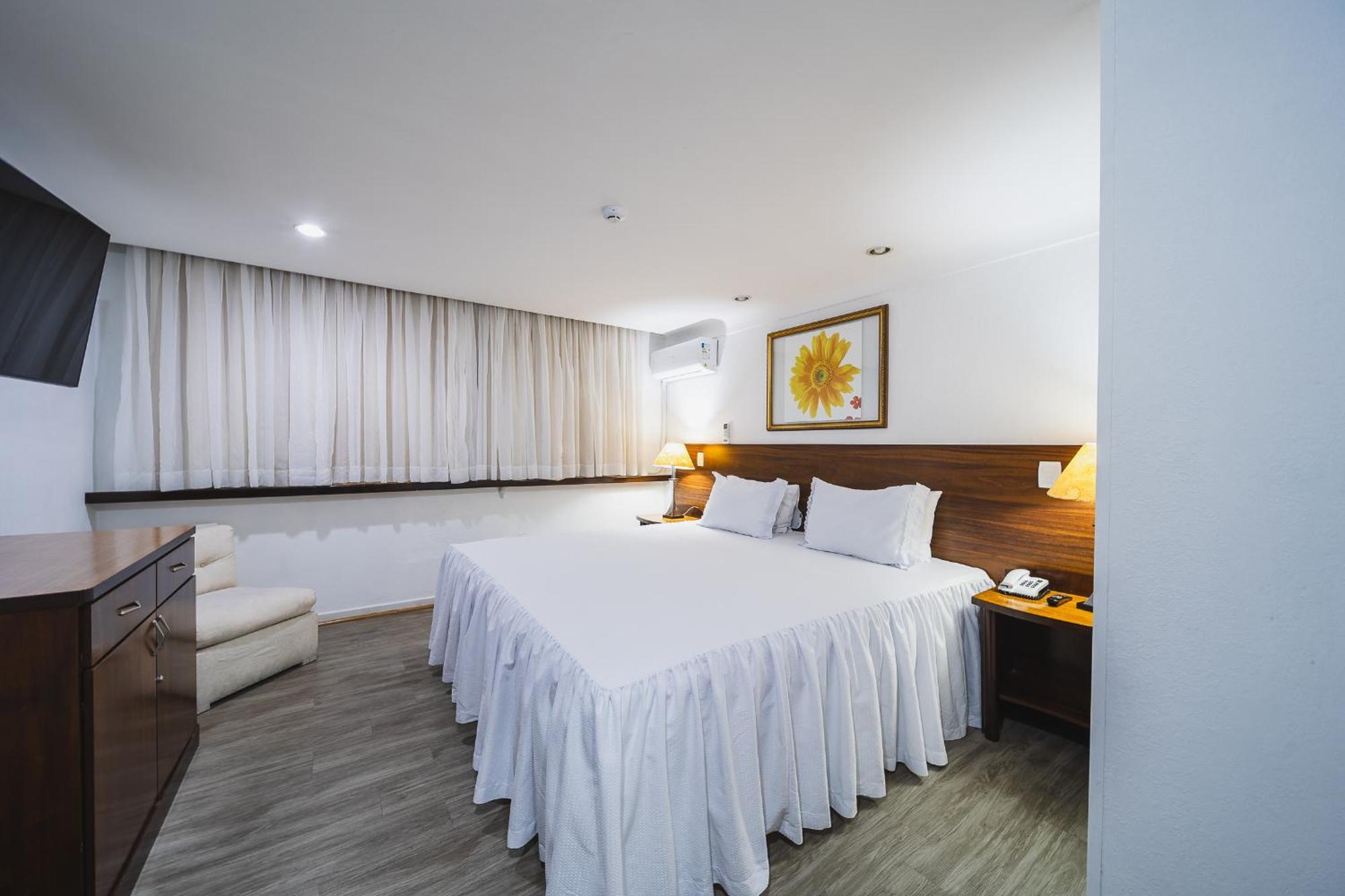 Executive Suite,1717045031:JPEG