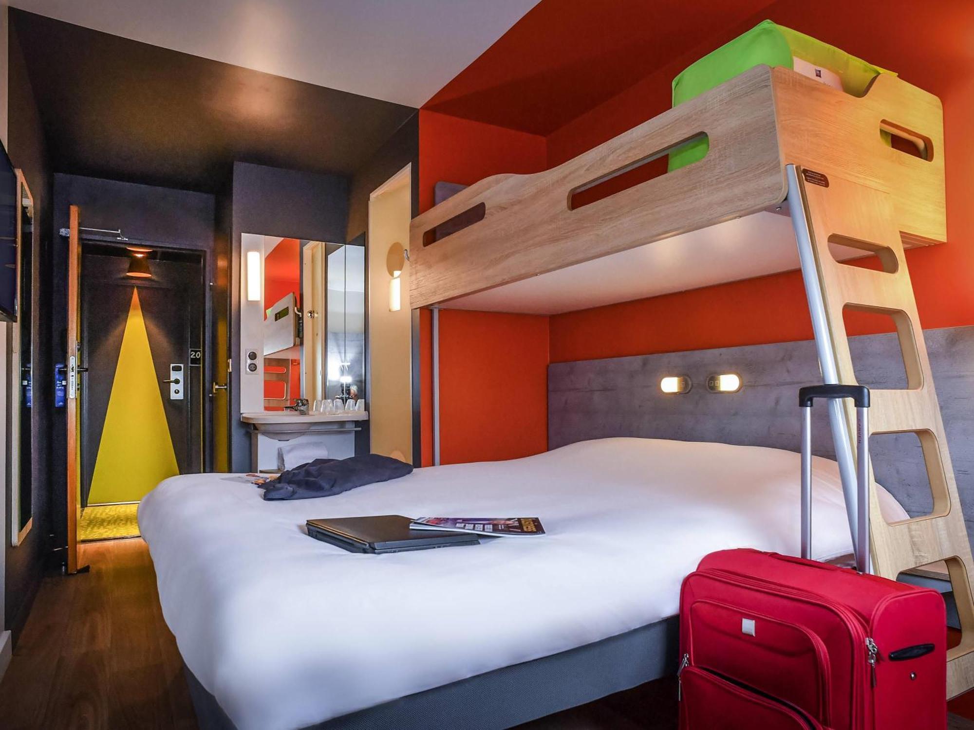 Triple Room with One Double Bed and One Bunk Bed,1717091454:JPEG