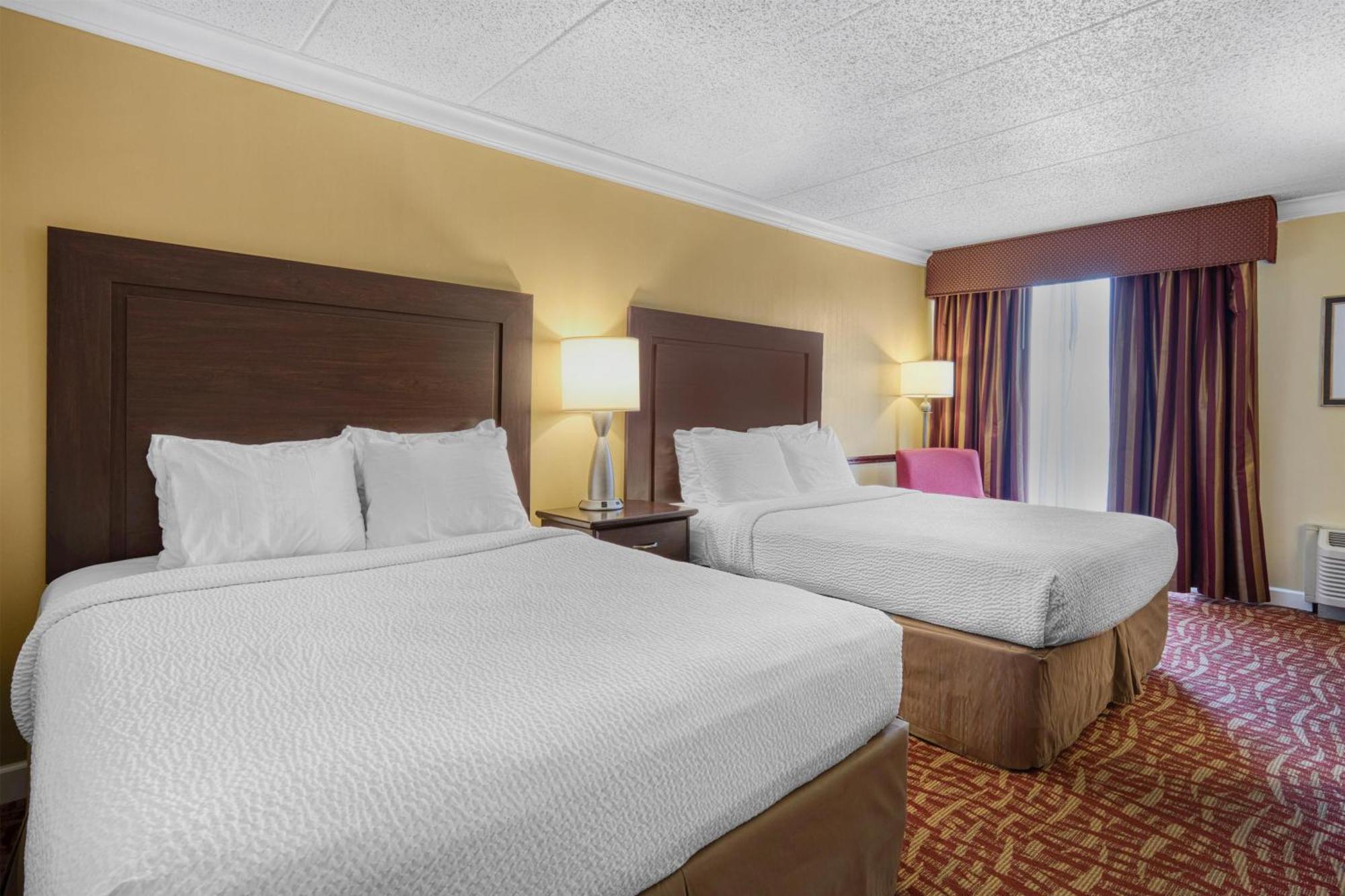 Queen Room with Two Queen Beds and Roll-In Shower - Disability Access/Non-Smoking
