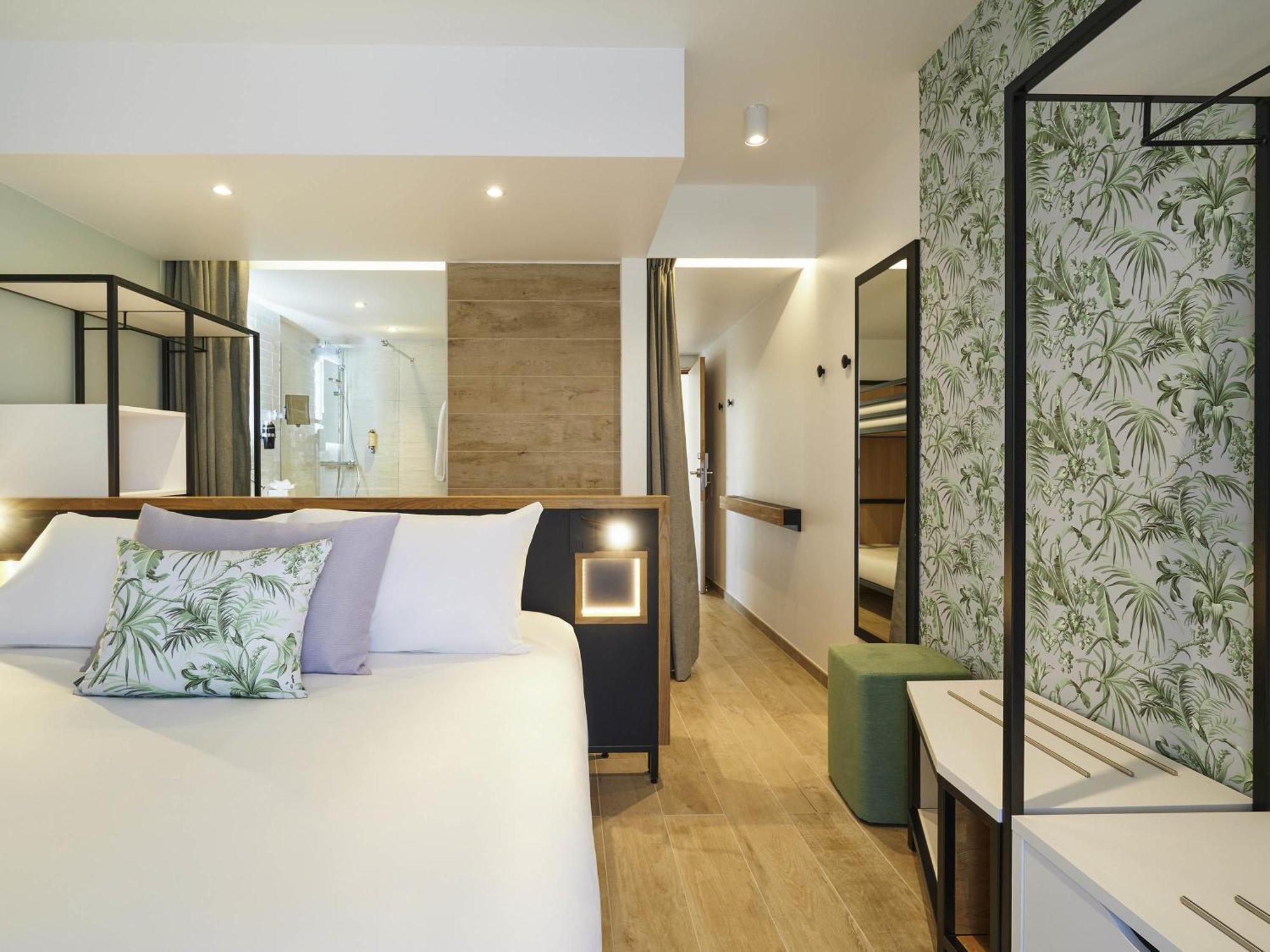 Chambre Double Classique avec Lits Superposés et Balcon
