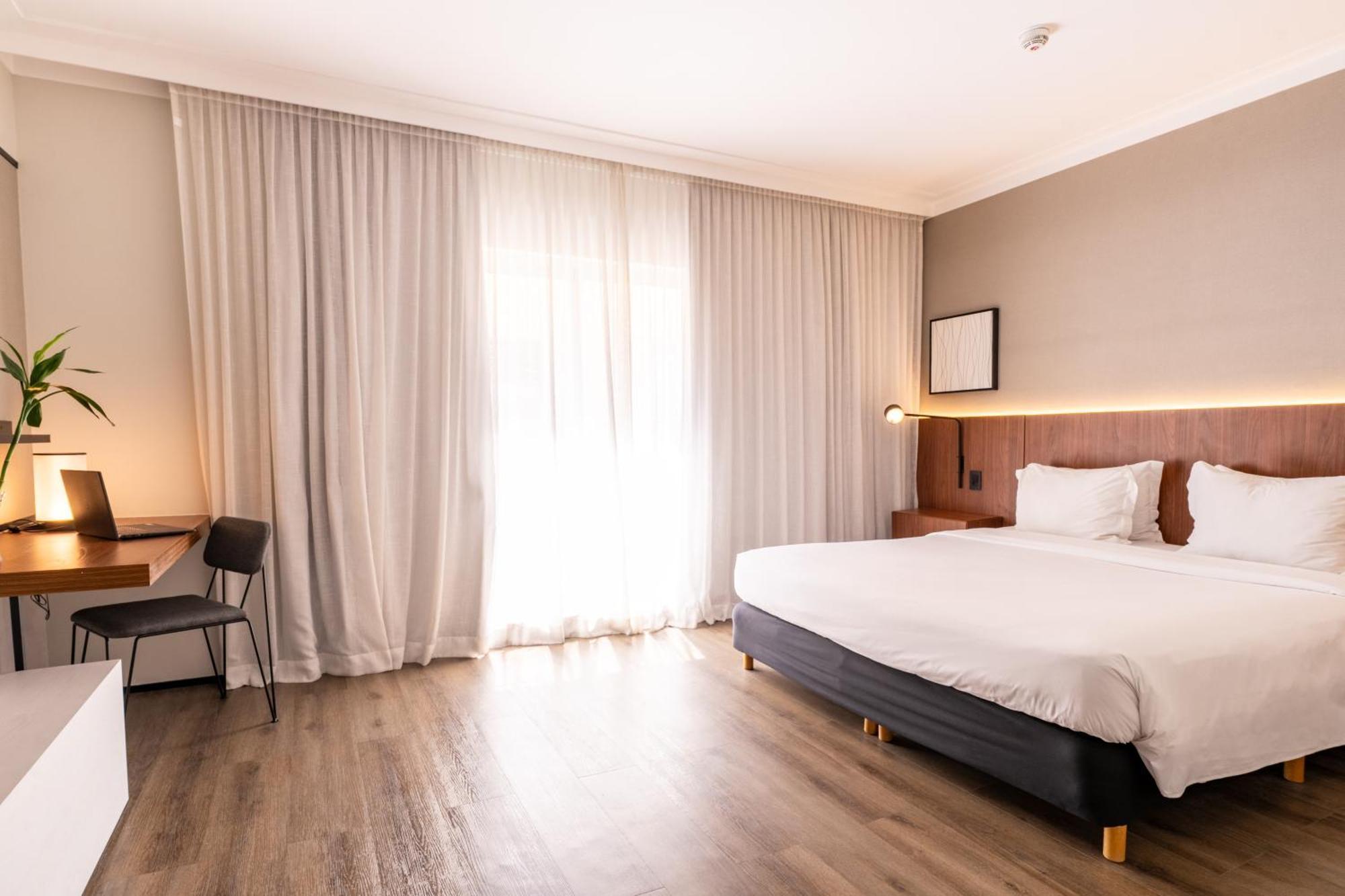 Quarto Casal Standard com 1 Cama Queen-size