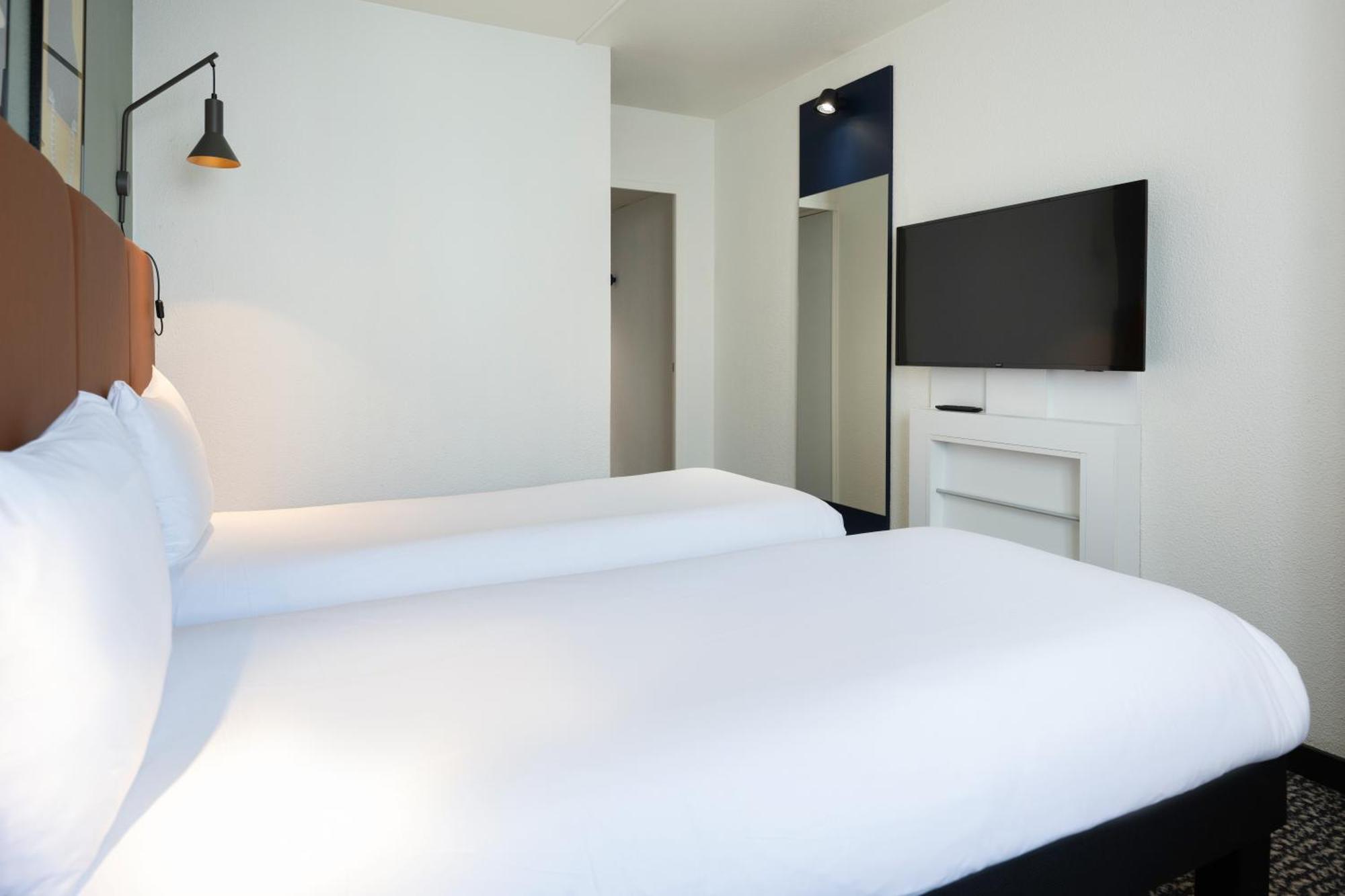 Two non-connecting Double rooms,1731396794:JPEG