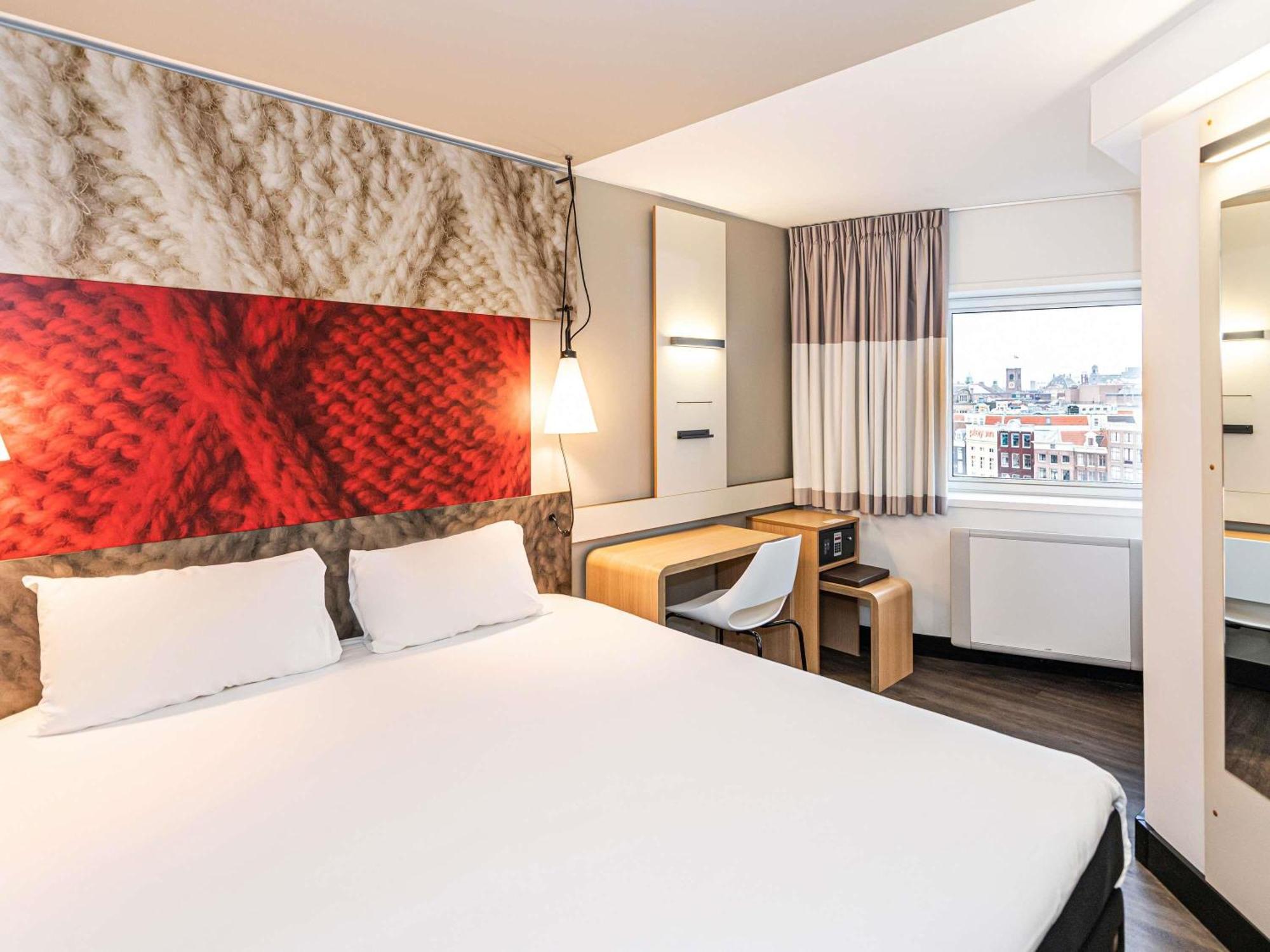 Small Double Room,1742570756:JPEG