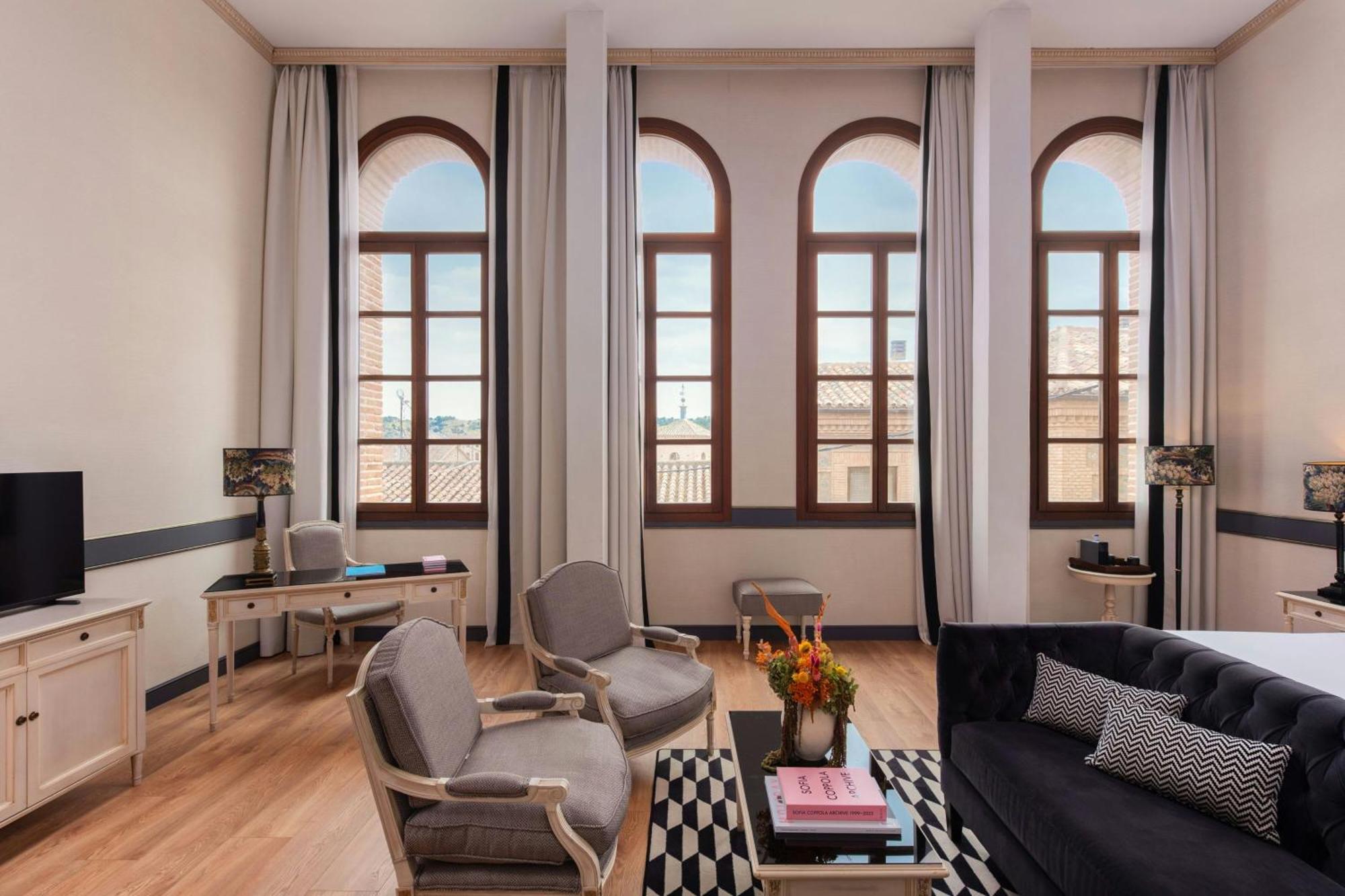 Tiffany, 1 Bedroom Junior Suite, 1 King, City view,1742581150:JPEG