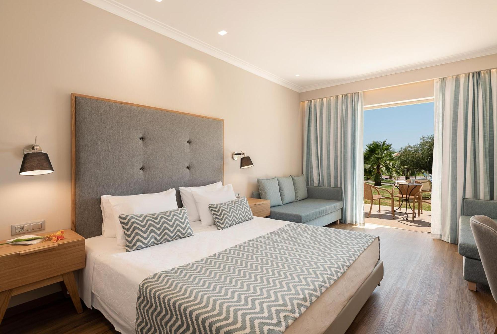 Superior Bungalow mit 2 Einzelbetten und Poolblick