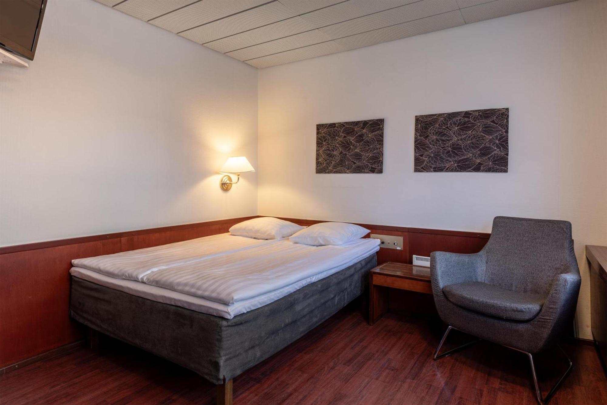 Standard Double Room,1742650199:JPEG