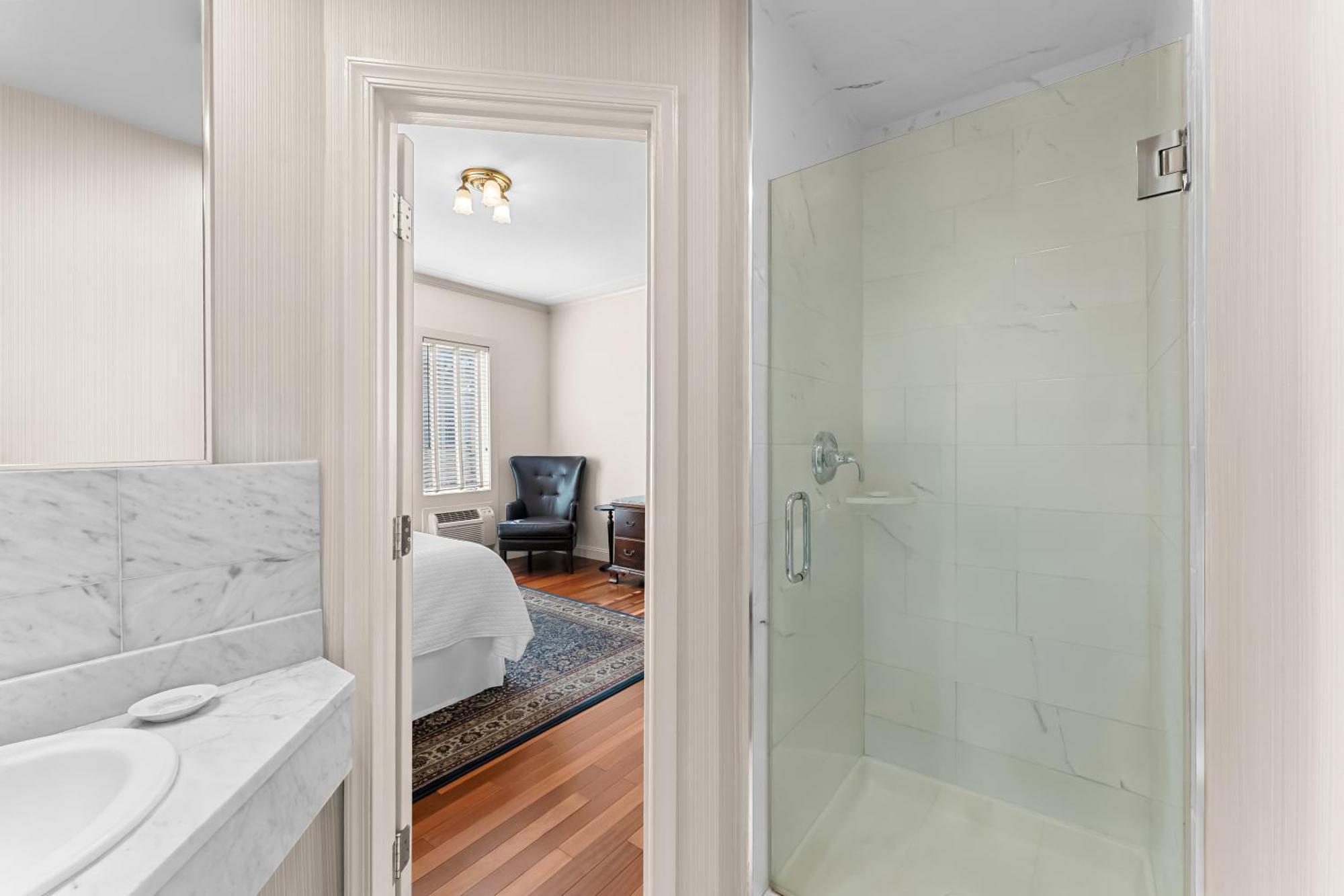 Queen Room with Balcony