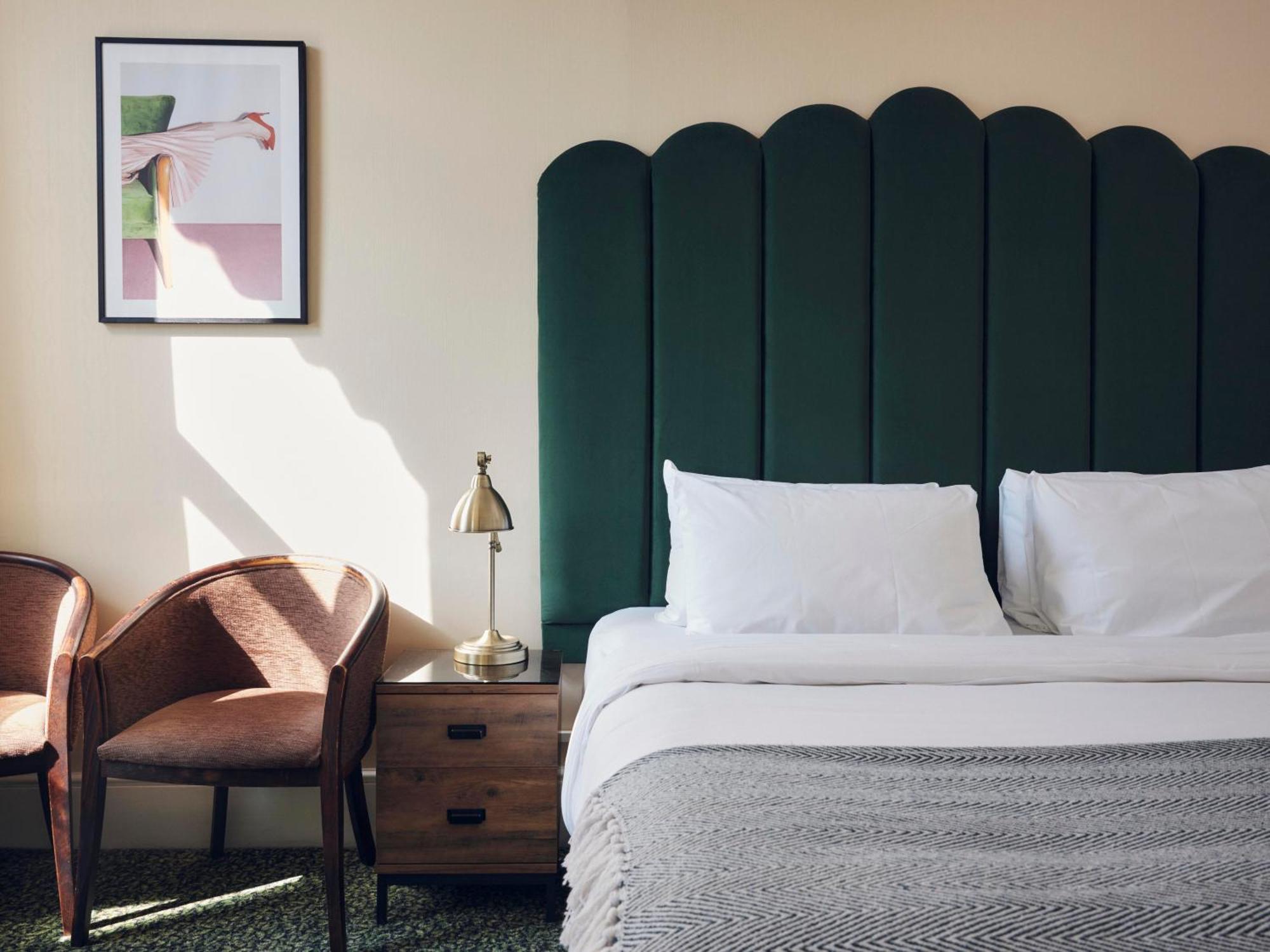Double Room,1622141592:JPEG