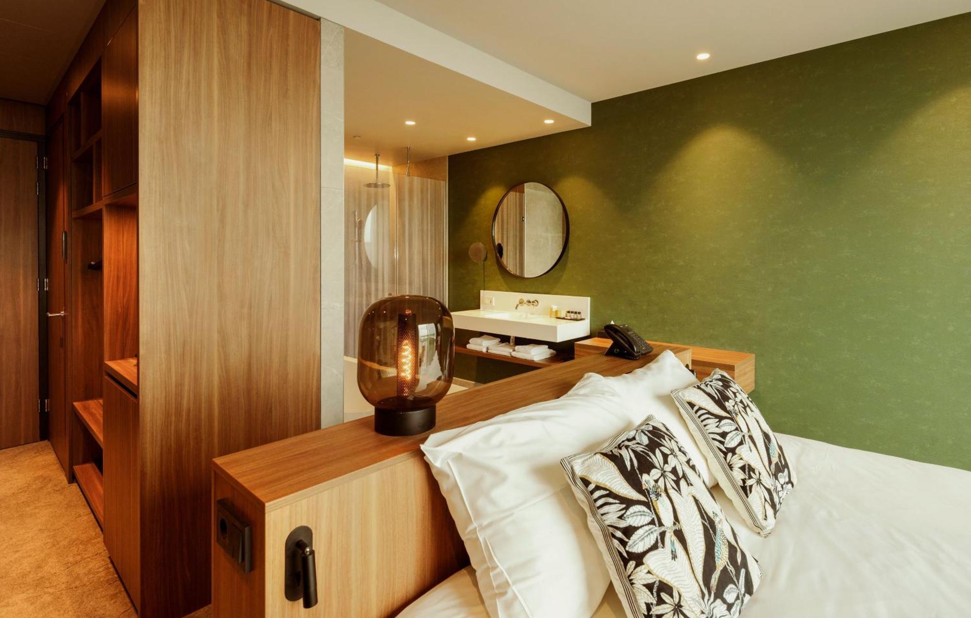 Comfort Kamer met Kingsize Bed en Bad