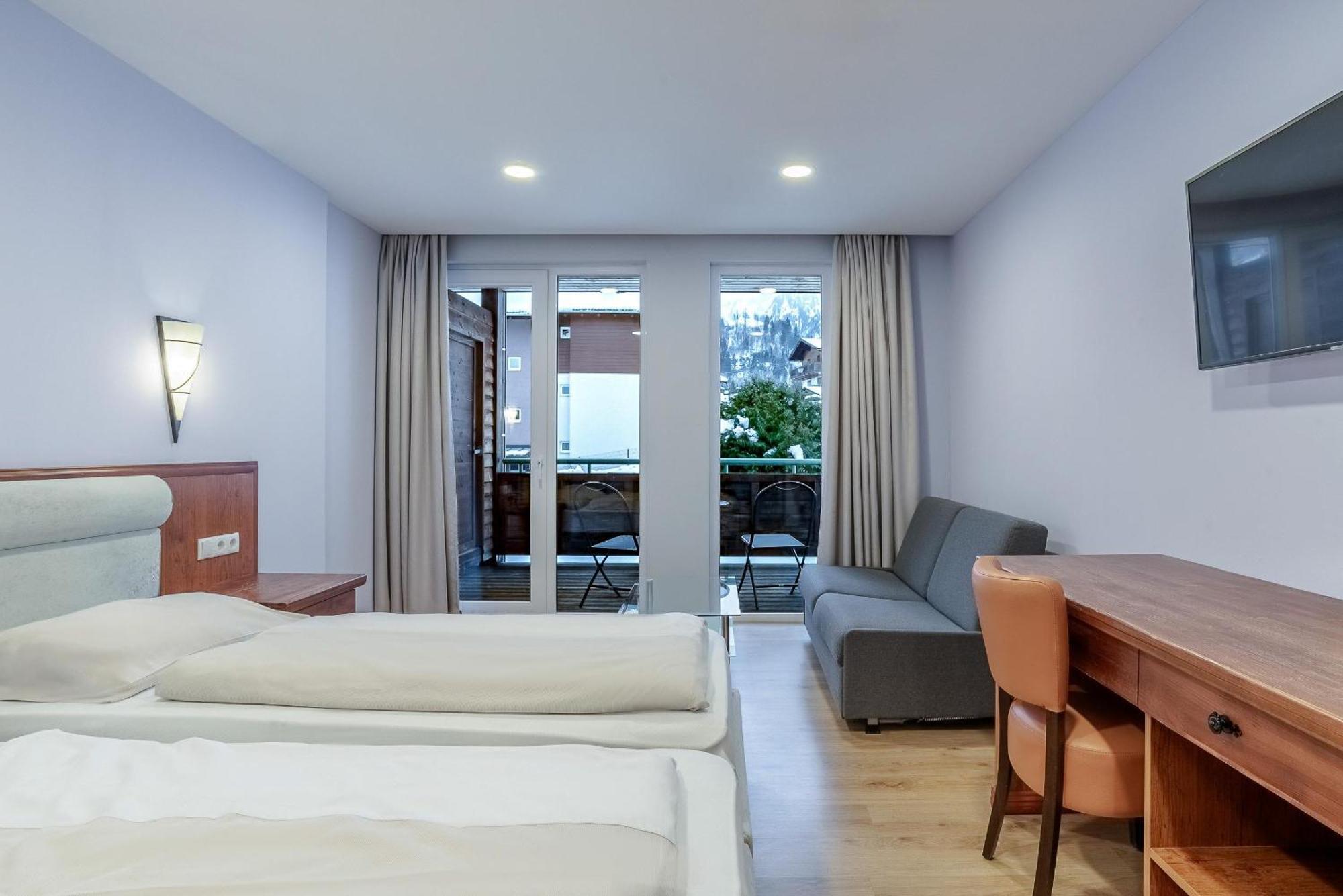 Double Room with Mountain View,1746943433:JPEG