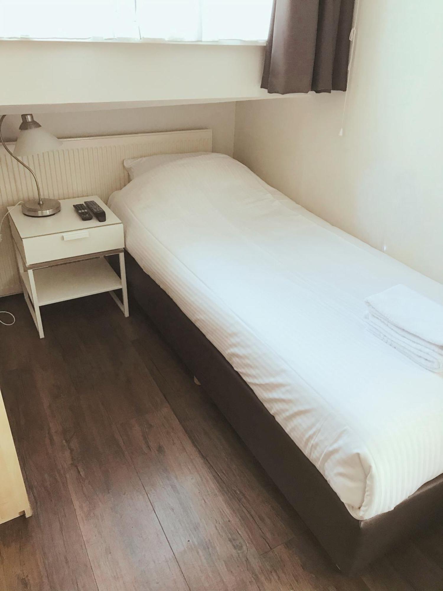Eenpersoonskamer met Gedeelde Badkamer
