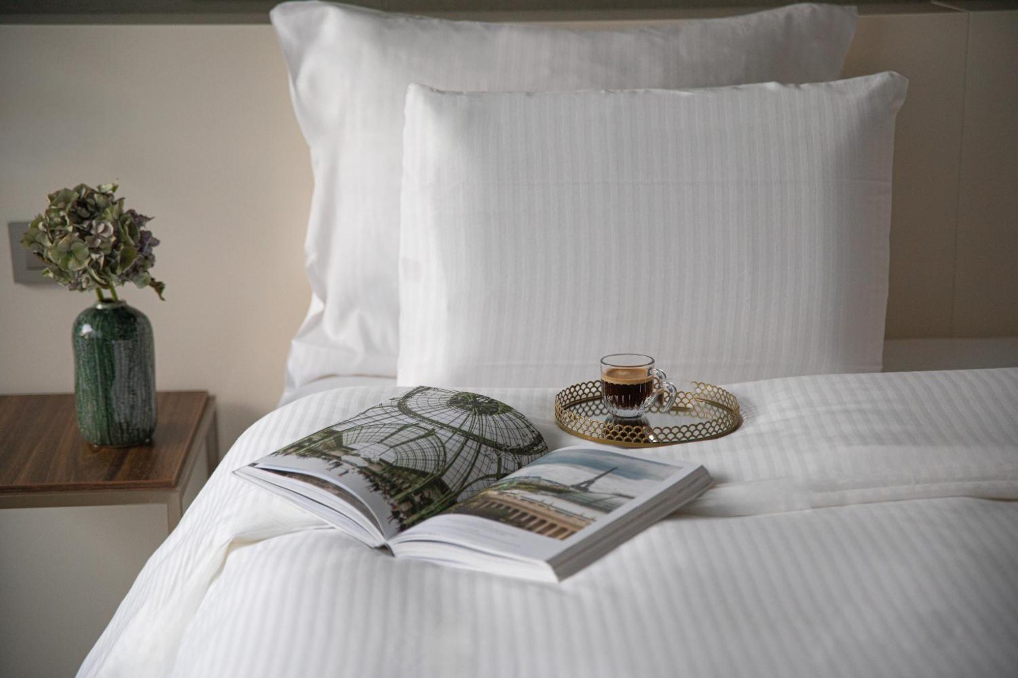 Superior Kamer met Kingsize Bed - Uitzicht op de Eiffeltoren