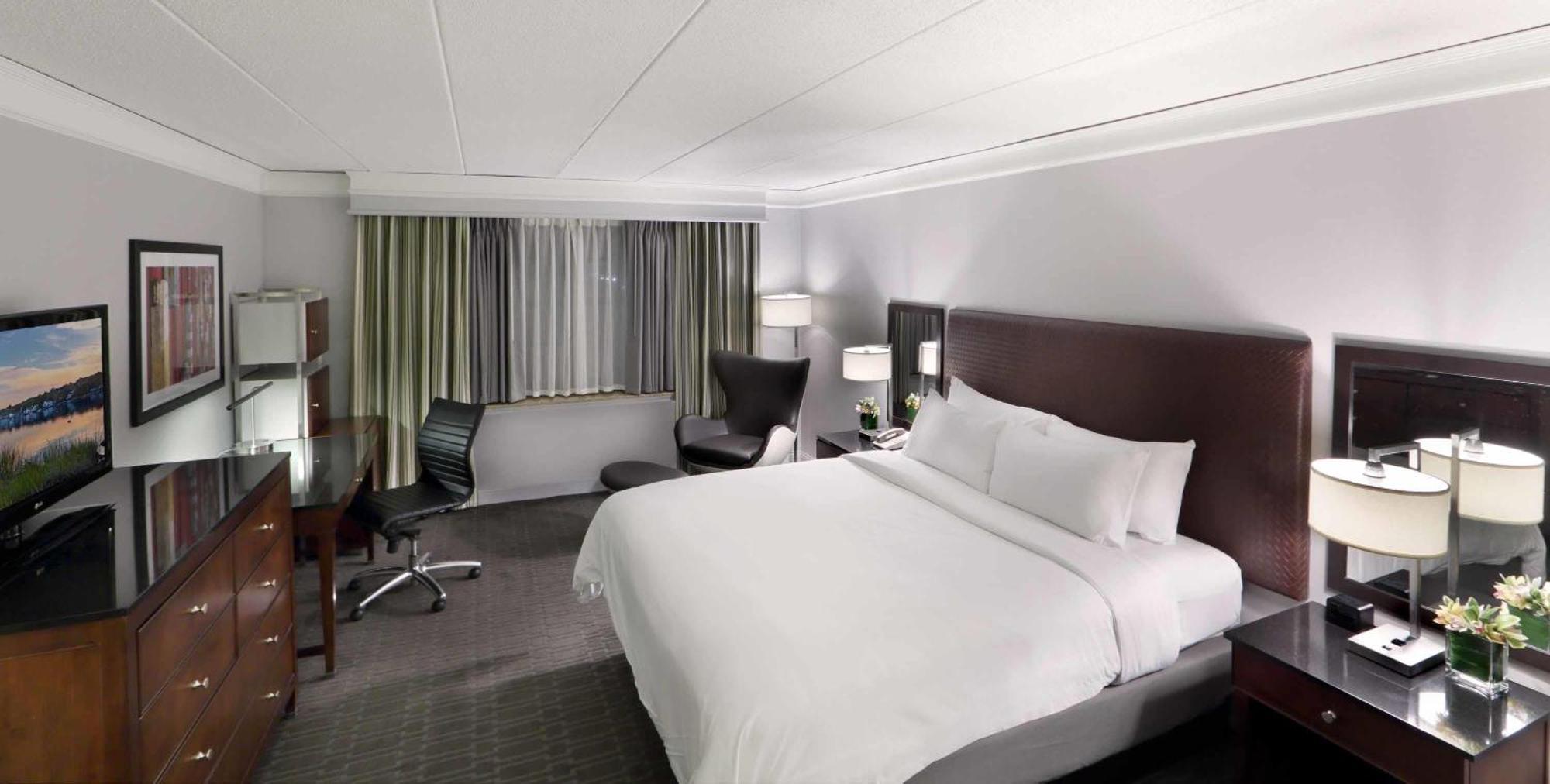 King Room with Bath Tub - Mobility Access,1758304878:JPEG