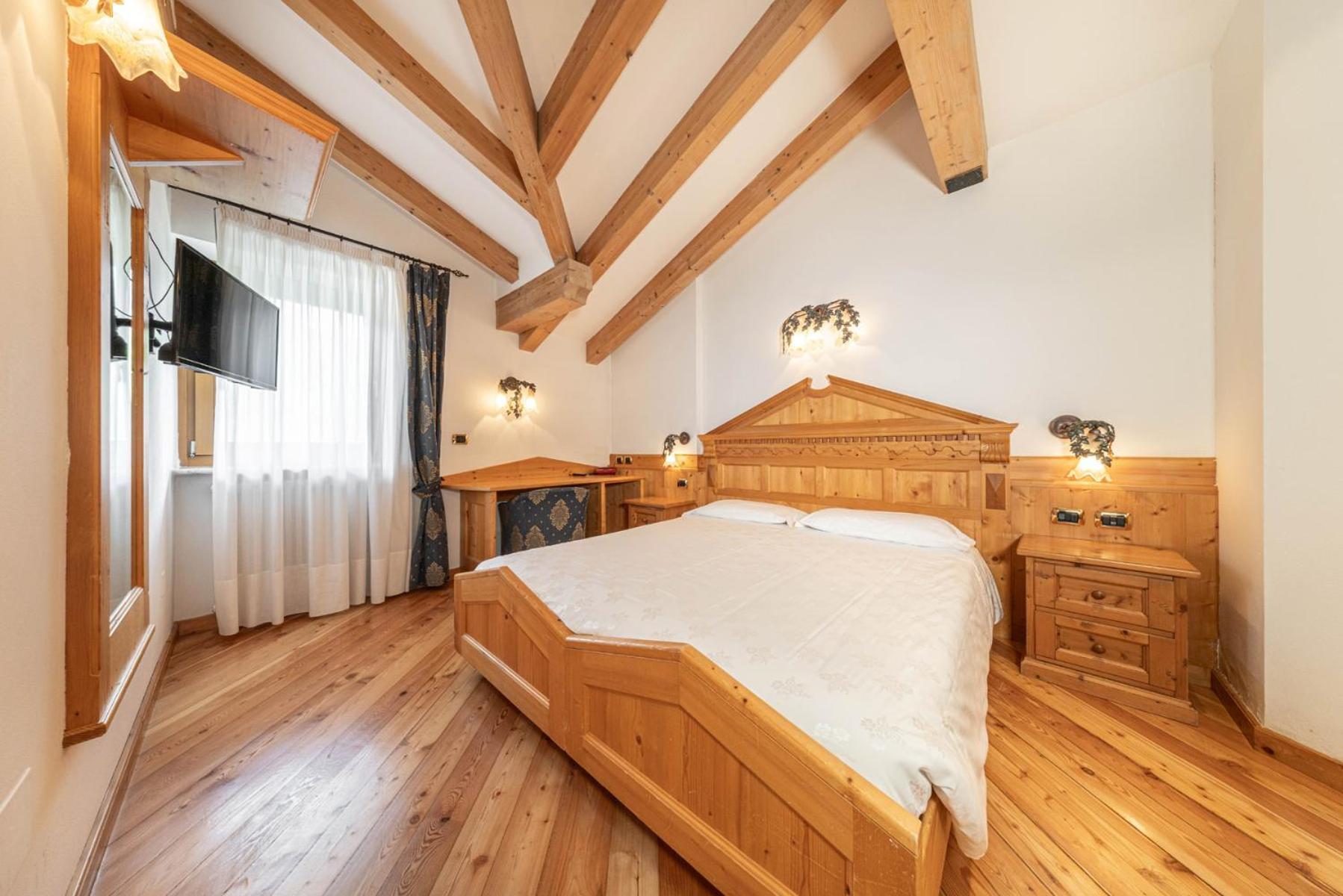 Junior Suite,1758336127:JPEG