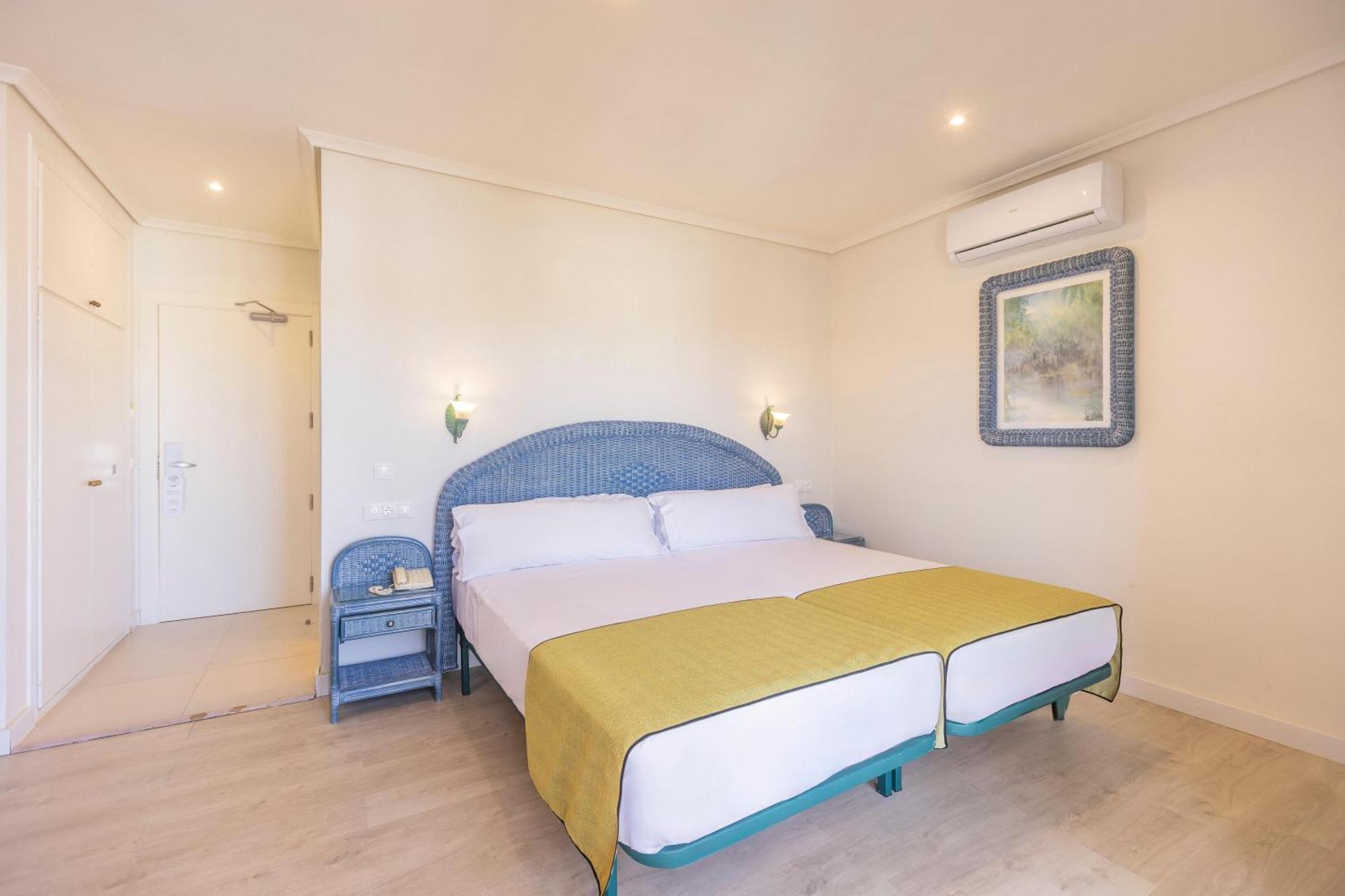 Double or Twin Room Terrace,1758637004:JPEG