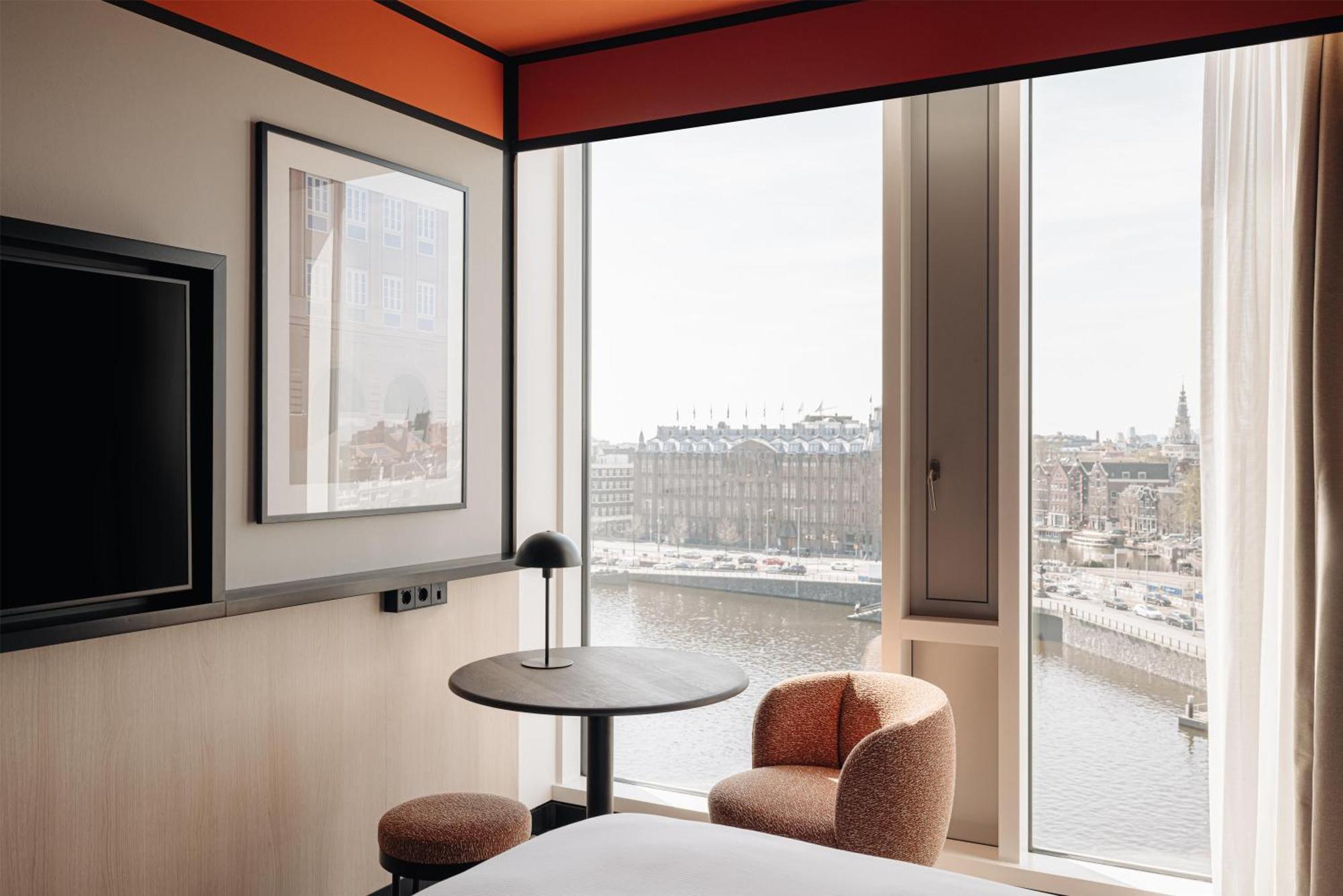 Deluxe King Room with City View and Canal View