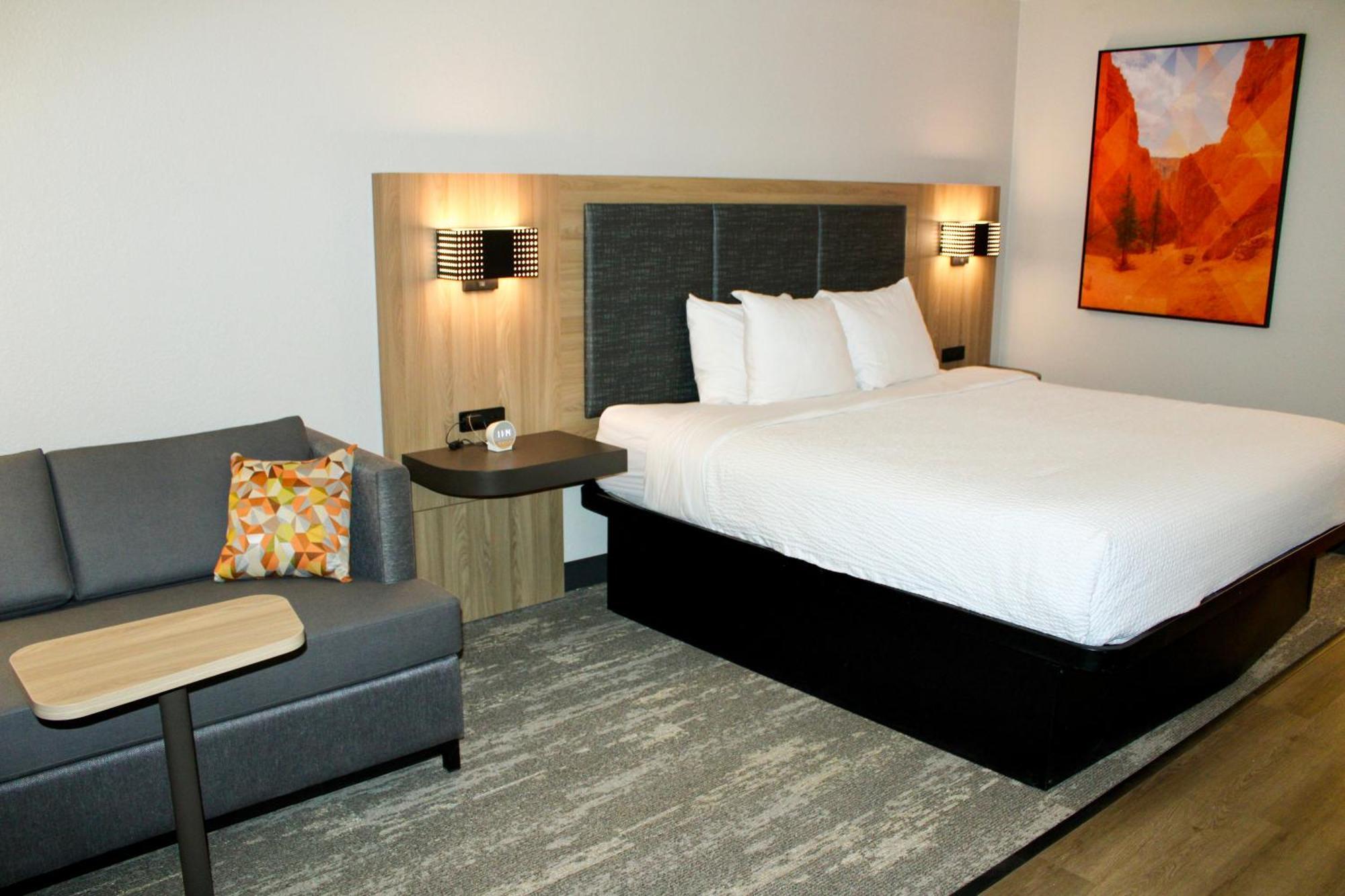 King Room Non Smoking or Pet Friendly,1773728356:JPEG