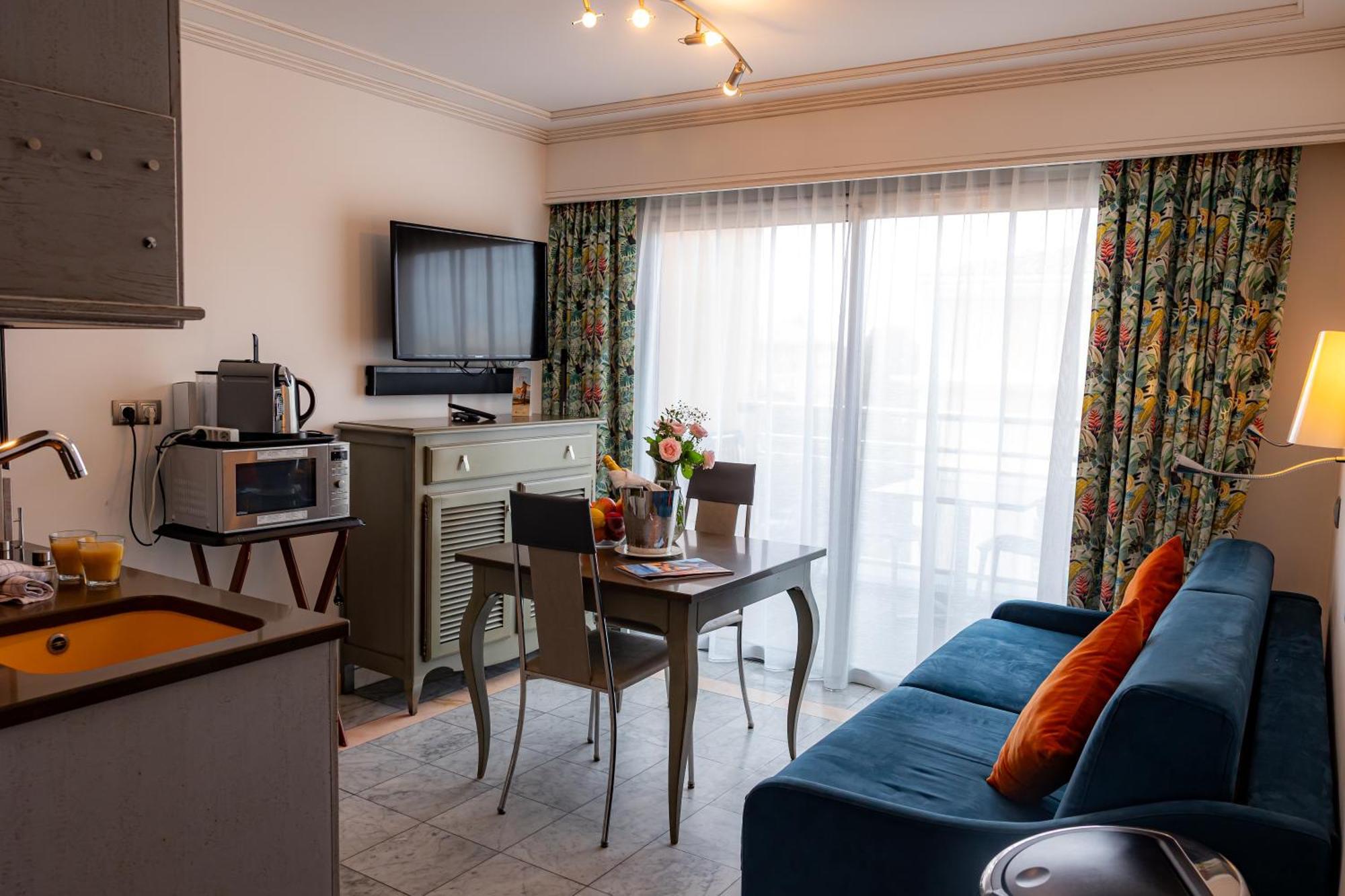 One-Bedroom Apartment,1765877093:JPEG