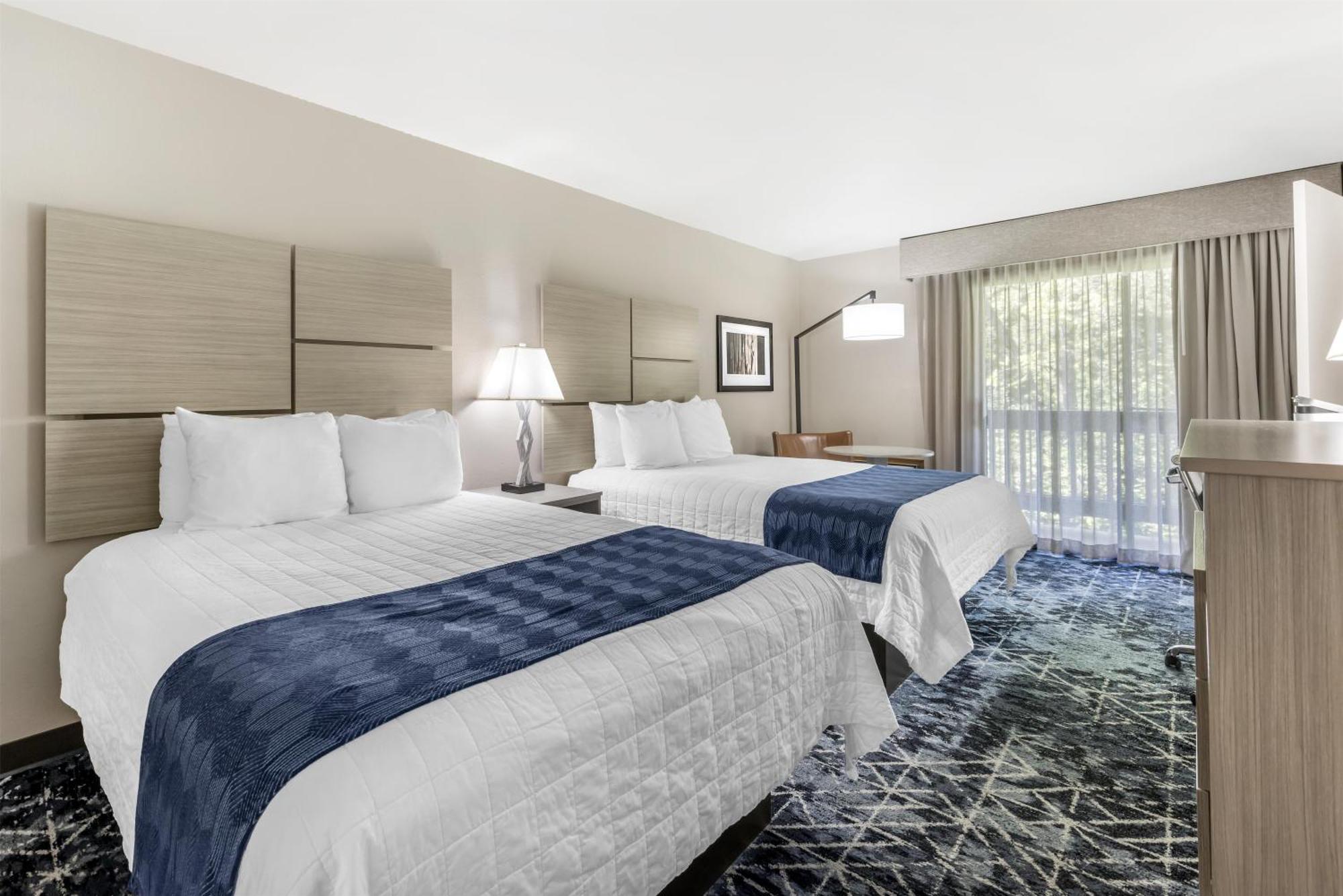 Superior Quadruple Suite with Balcony - Non-Smoking