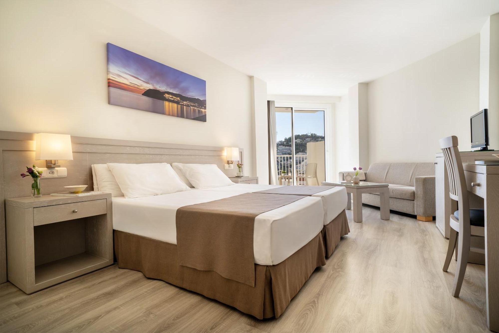 Habitación Doble Estándar con vistas laterales al mar - 2 camas