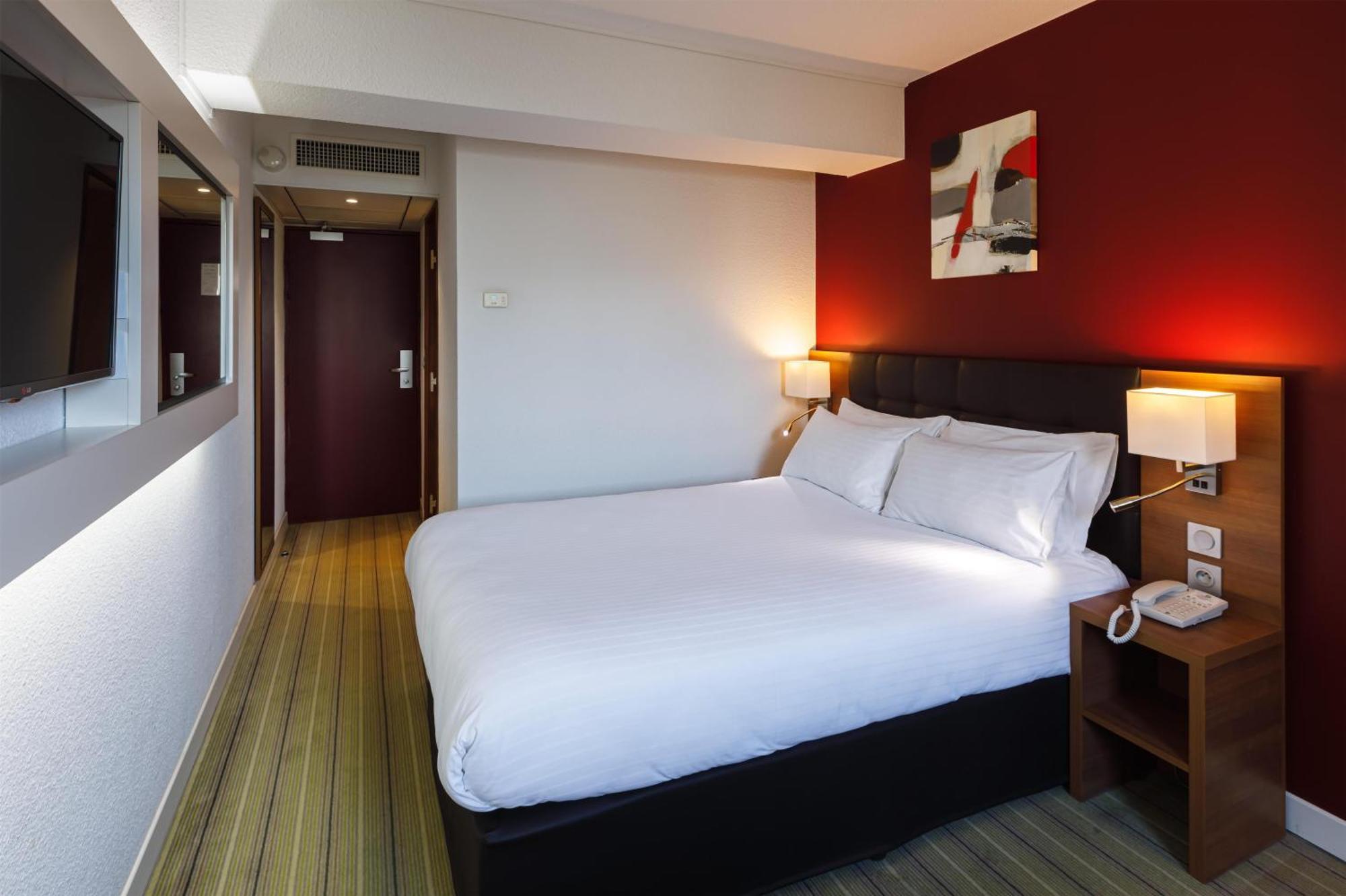 Family Room with Two Double Beds and Two Single Beds - Connecting Rooms/Non-Smoking