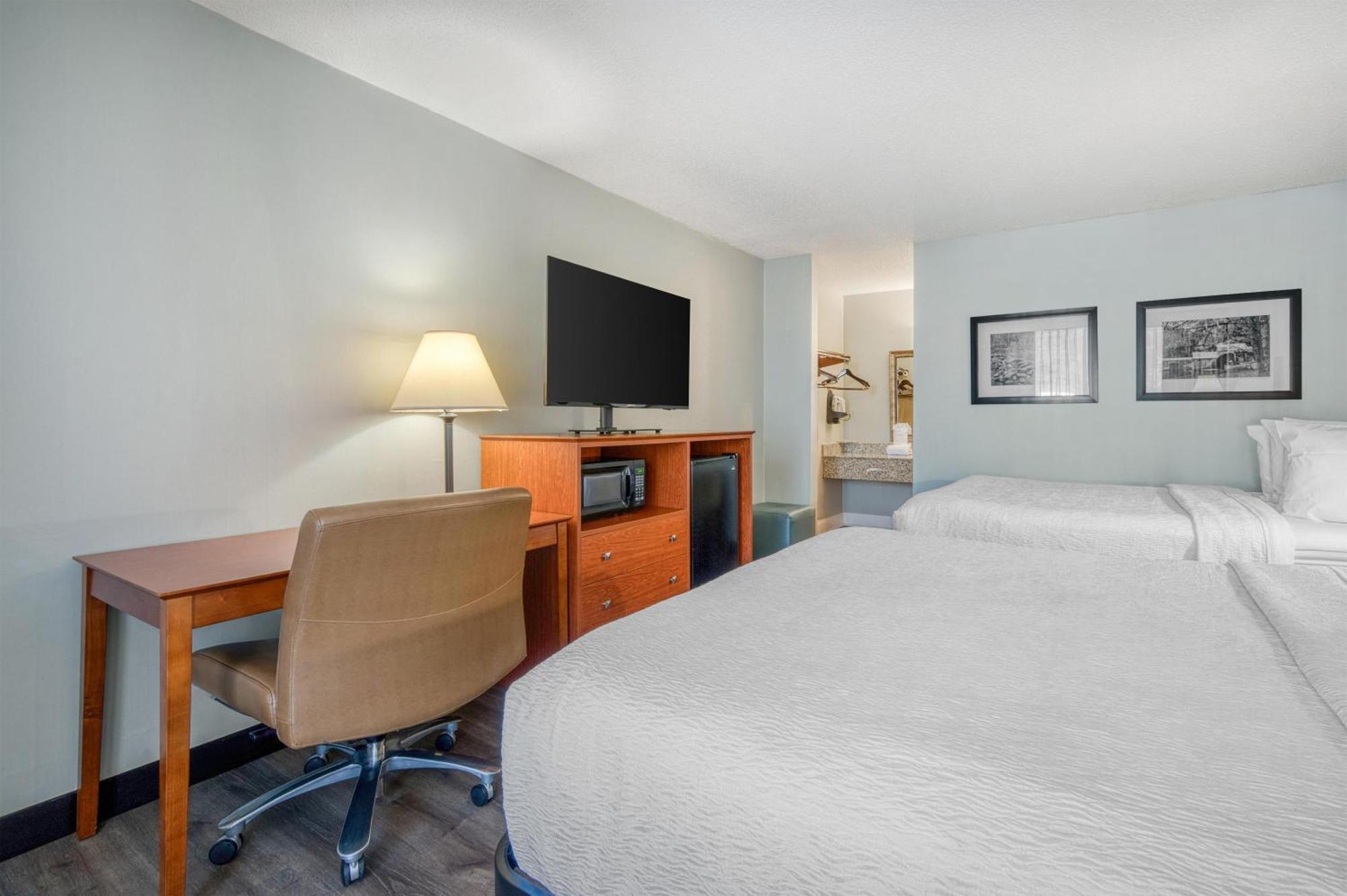 Queen Room with Two Queen Beds - Pet-Friendly/Non-Smoking