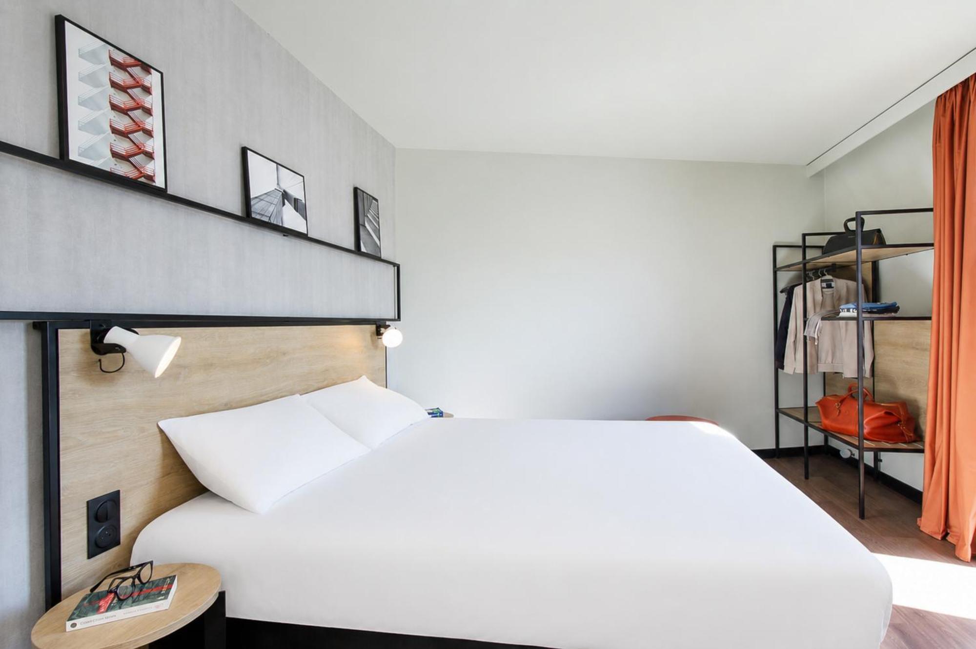 Chambre Triple avec 1 Lit Double et 1 Canapé-Lit