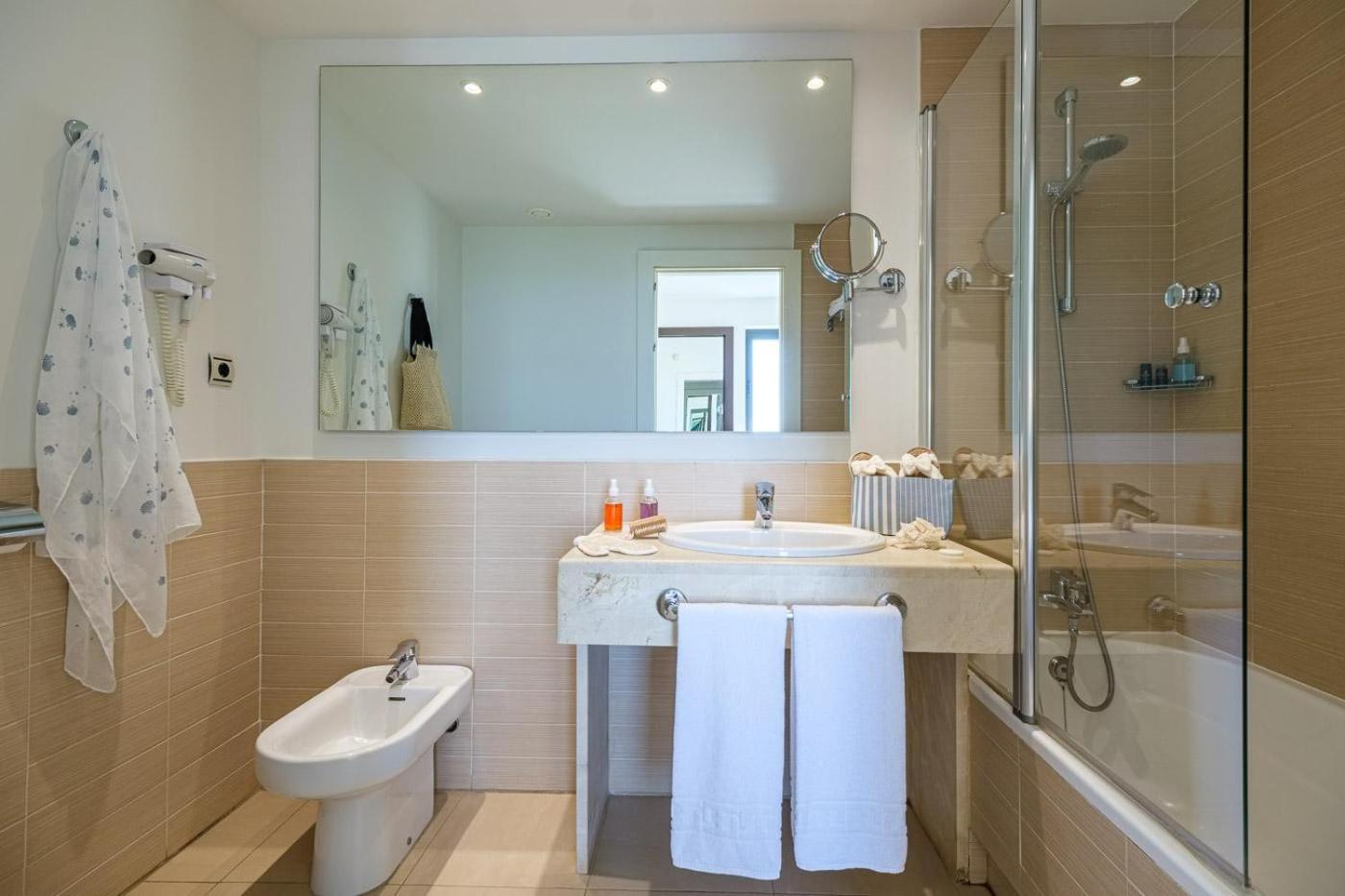 Suite Junior con vistas al mar (3 adultos)