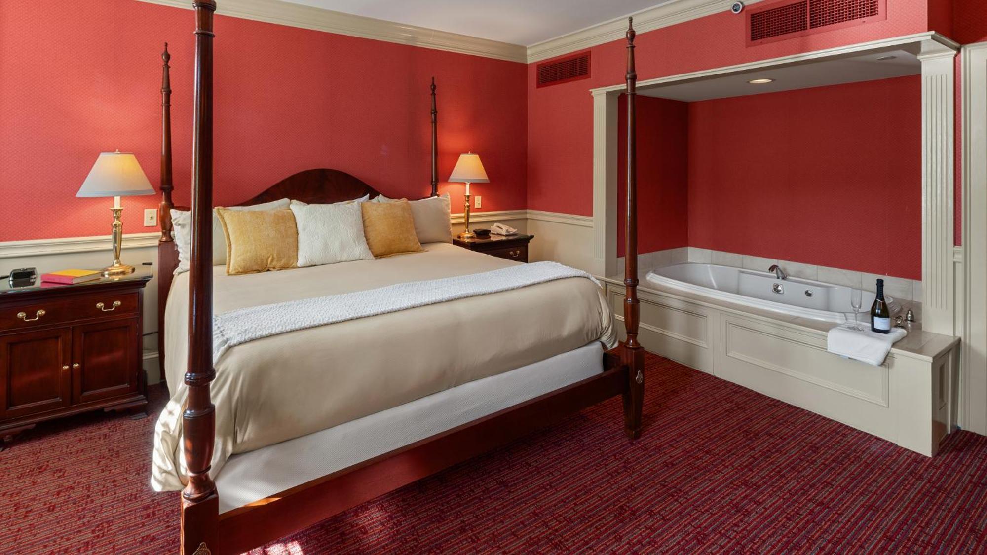 Luxury King Suite