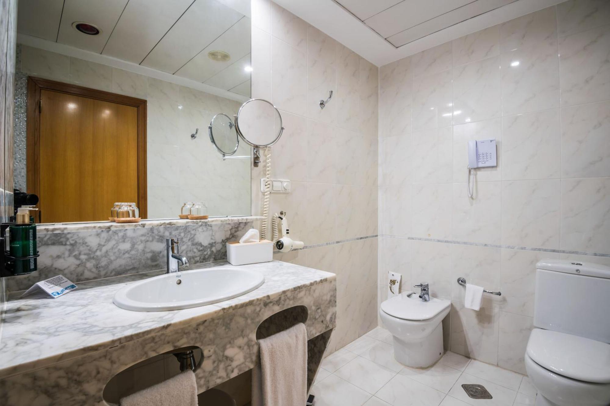 Melia Classic Zimmer mit Blick auf die Plaza