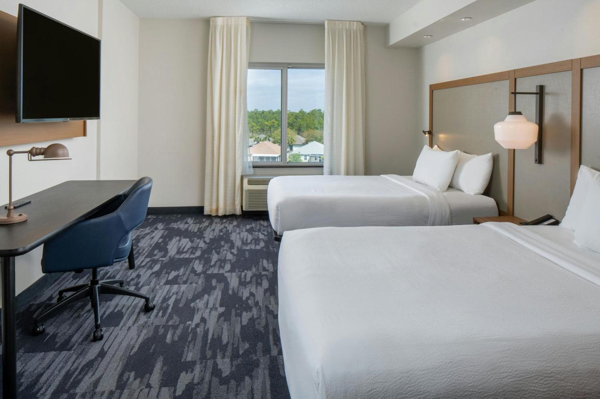 Queen Room with Two Queen Beds - Hearing Accessible