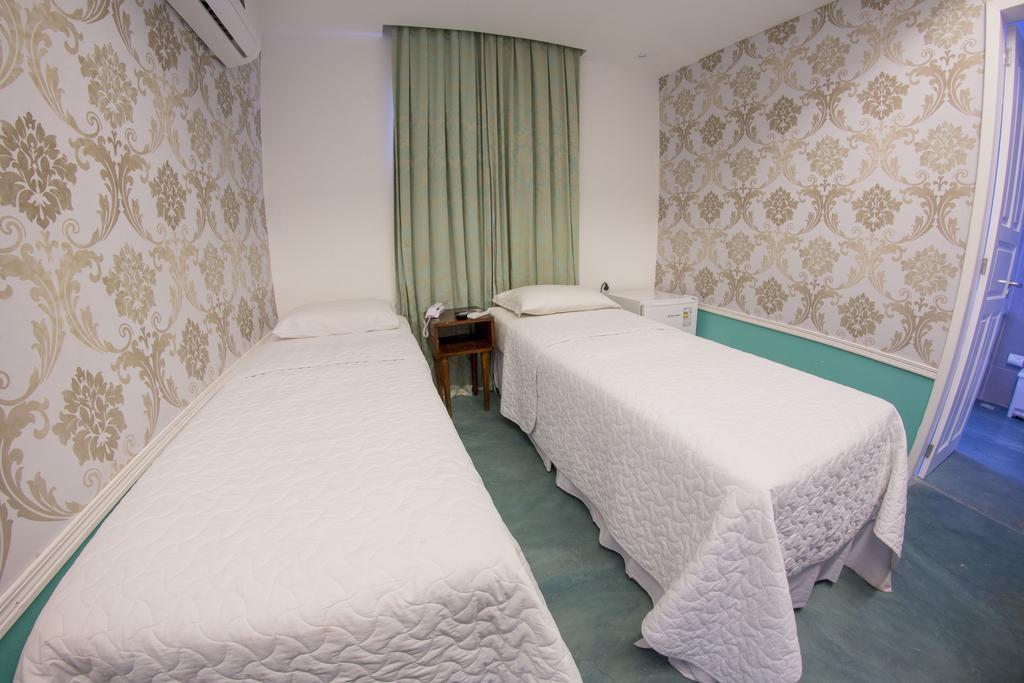 Quarto com Cama de Casal ou 2 de Solteiro