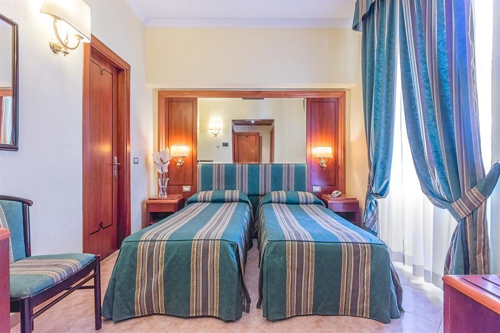 Quarto Standard com Cama de Casal ou 2 de Solteiro